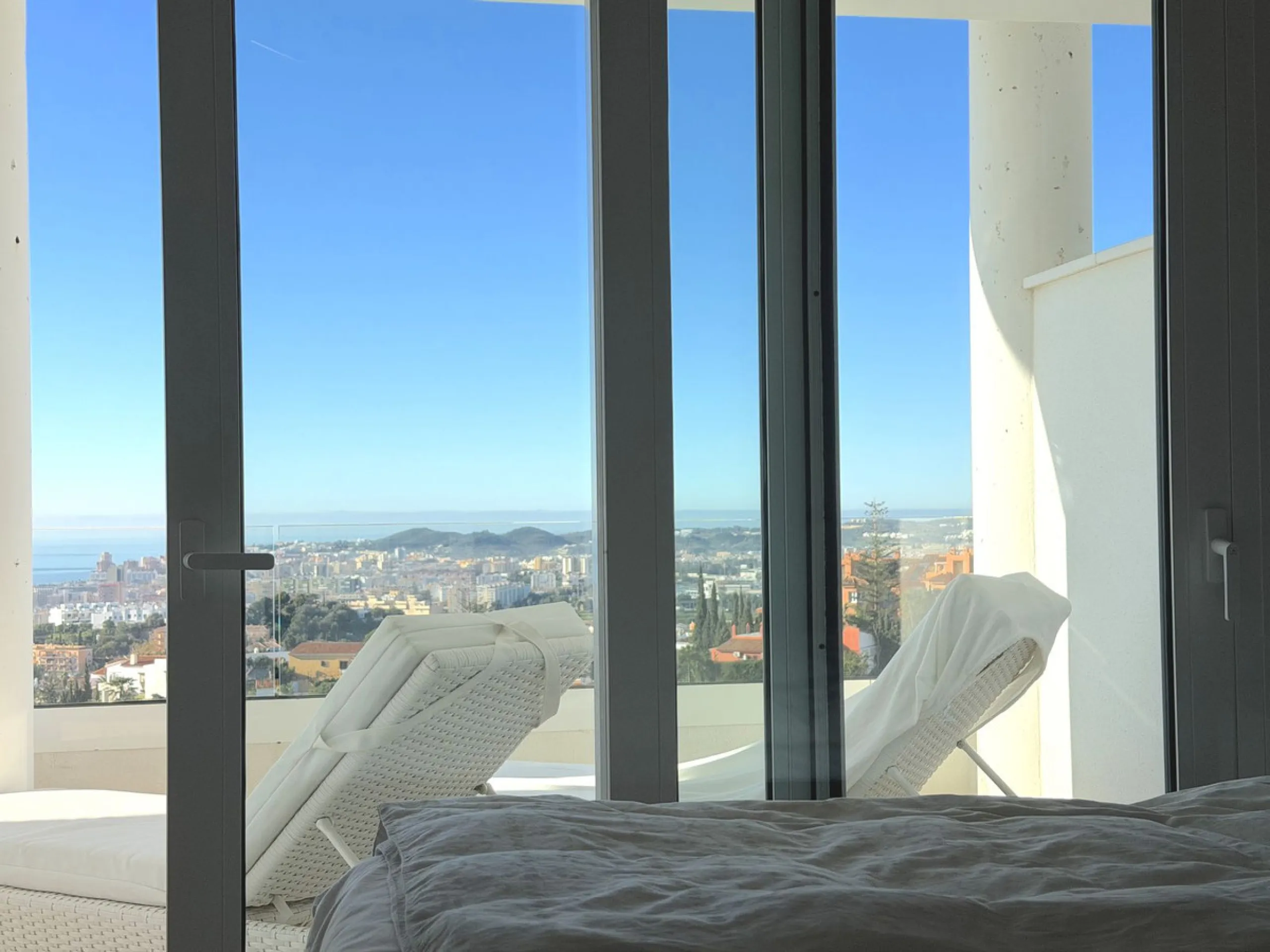 Modern Corner Apartment with Fantastic Panoramic Views in Torreblanca.