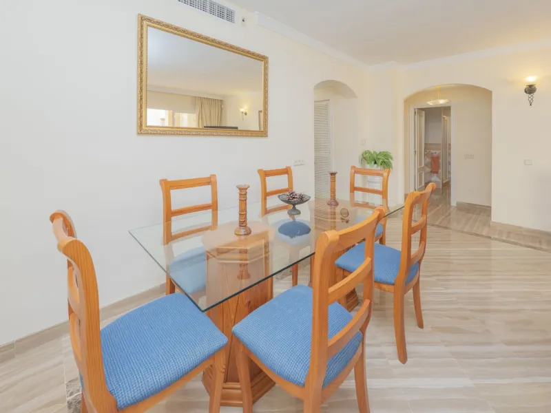Great Middle Floor Apartment at Hacienda Playa, Elviria beachside. The best and most important development beachside Elviria would be Hacienda Playa Complex, made up of several phases and boasting high end building materials and finishes, as well as prope