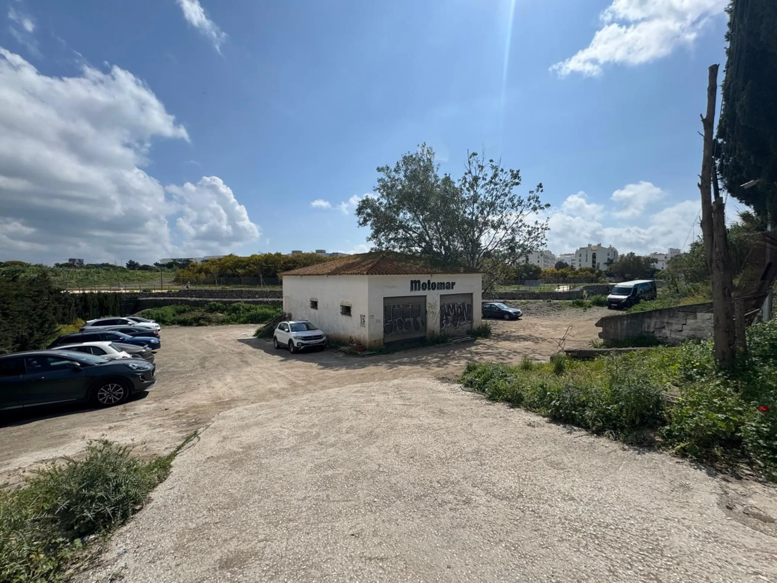 Plot - Residential Plot в продаже в Marbella, Málaga. Площадь дома 555 м². Площадь участка 1587 м²