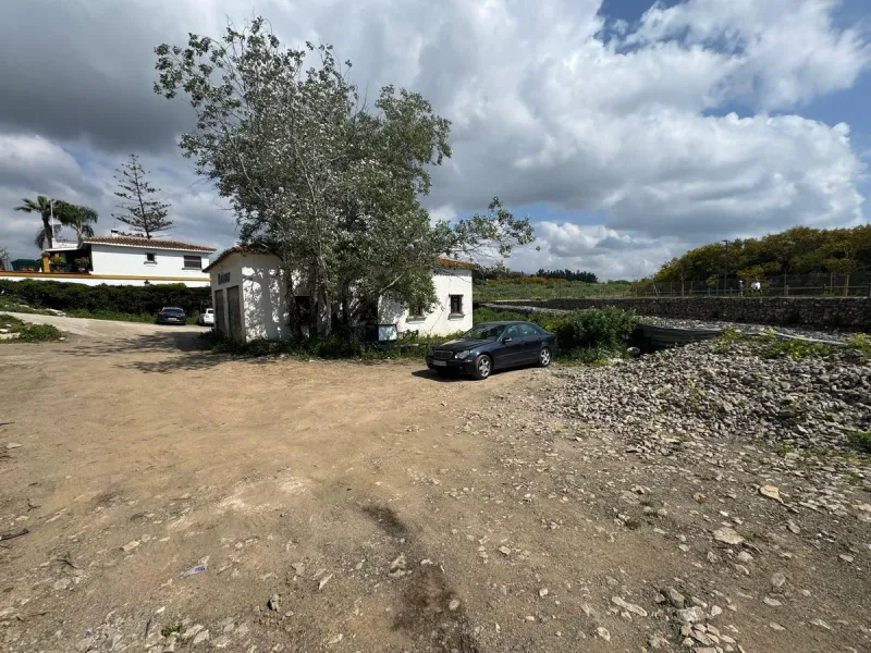 Plot - Residential Plot в продаже в Marbella, Málaga. Площадь дома 555 м². Площадь участка 1587 м²