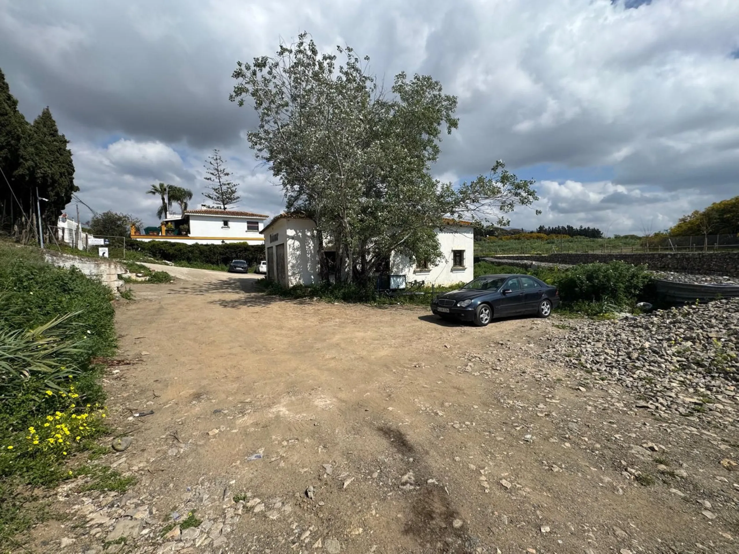 Plot - Residential Plot в продаже в Marbella, Málaga. Площадь дома 555 м². Площадь участка 1587 м²