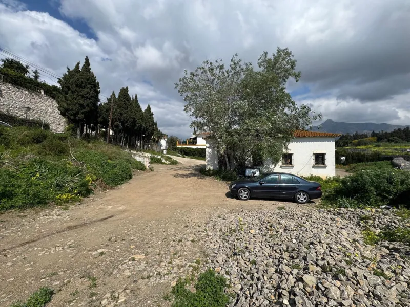 Plot - Residential Plot в продаже в Marbella, Málaga. Площадь дома 555 м². Площадь участка 1587 м²