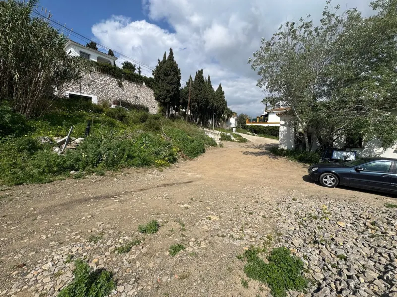 Plot - Residential Plot в продаже в Marbella, Málaga. Площадь дома 555 м². Площадь участка 1587 м²