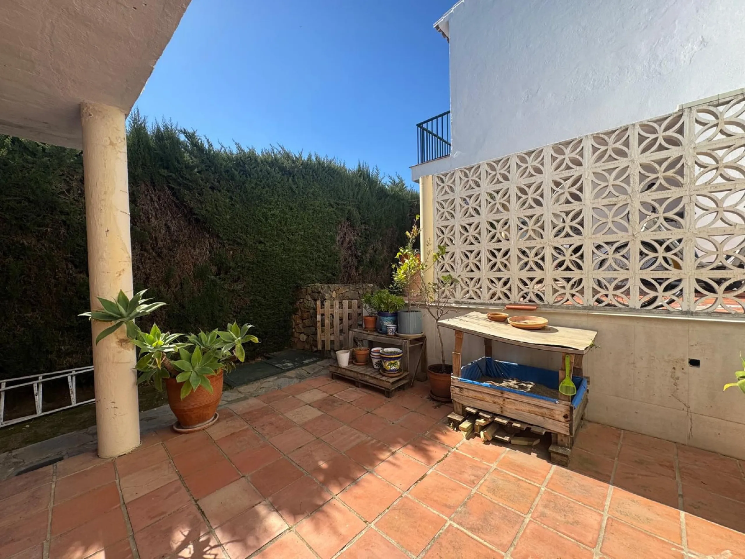 Renovation Opportunity: Private Corner Townhouse with Garden in Monte Biarritz