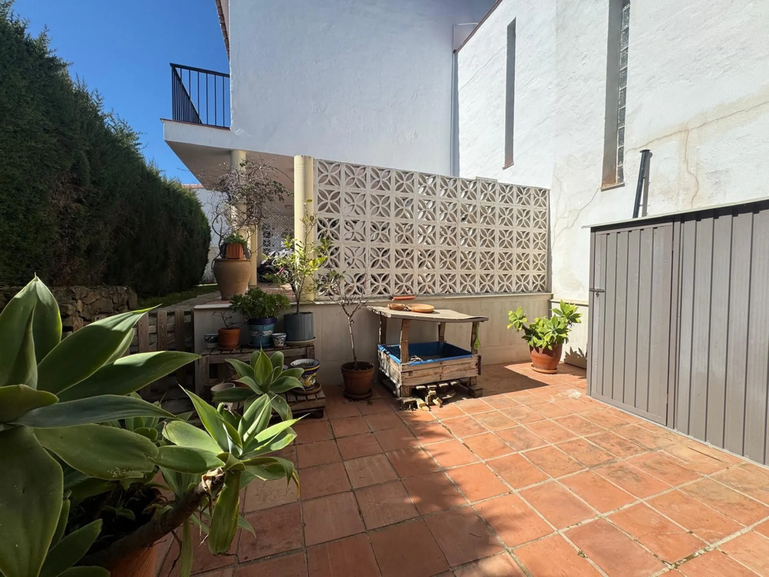 Renovation Opportunity: Private Corner Townhouse with Garden in Monte Biarritz