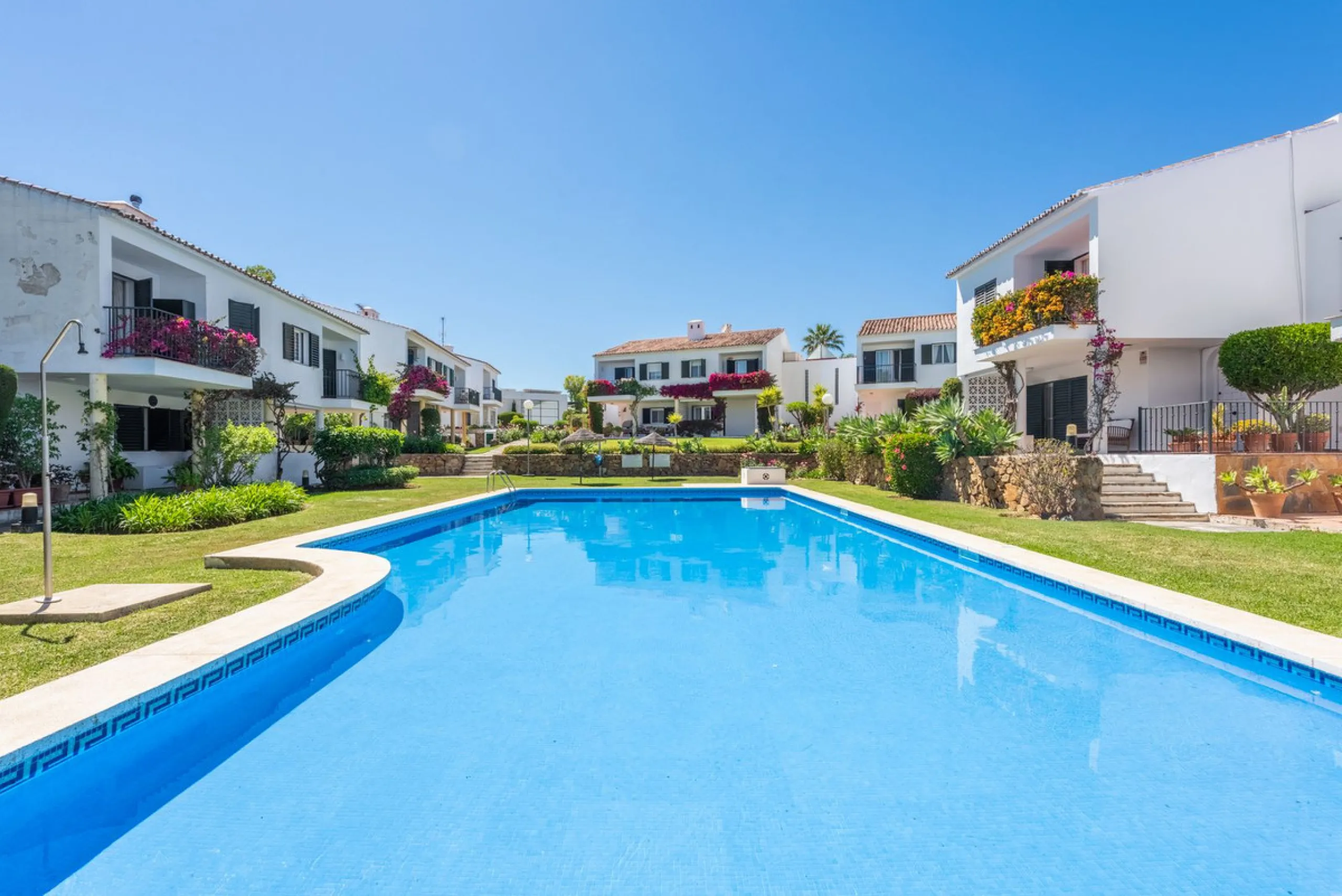 Renovation Opportunity: Private Corner Townhouse with Garden in Monte Biarritz