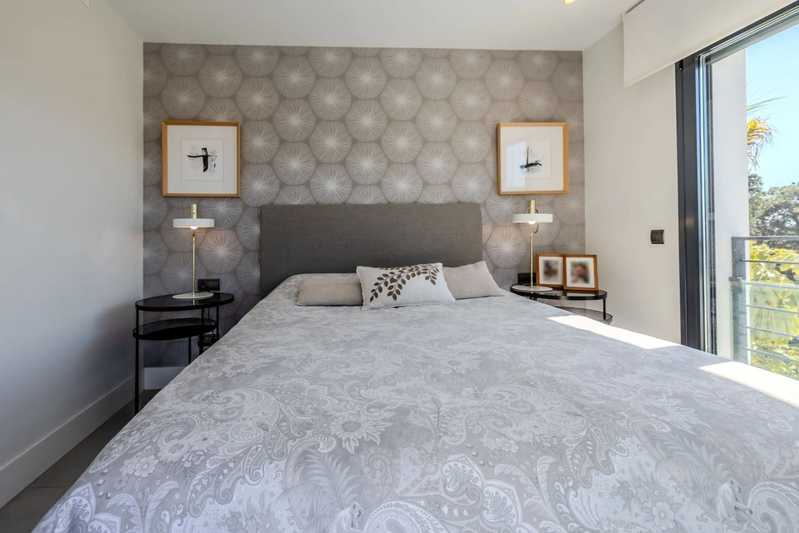 House - Detached Villa в продаже в Estepona, Málaga. В доме 4 спален и 5 ванных комнат. Площадь дома 383 м². Площадь участка 611 м²