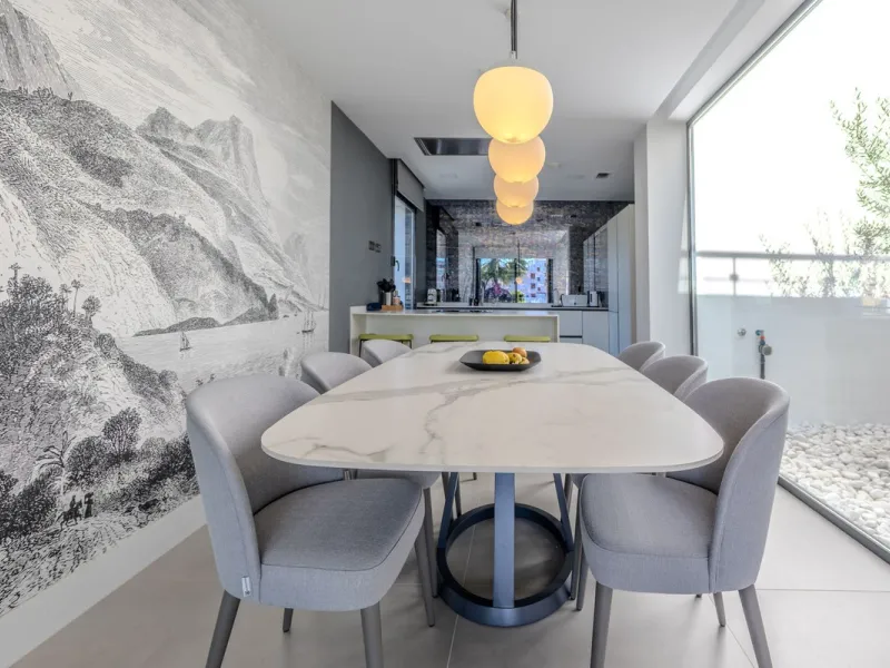 House - Detached Villa в продаже в Estepona, Málaga. В доме 4 спален и 5 ванных комнат. Площадь дома 383 м². Площадь участка 611 м²
