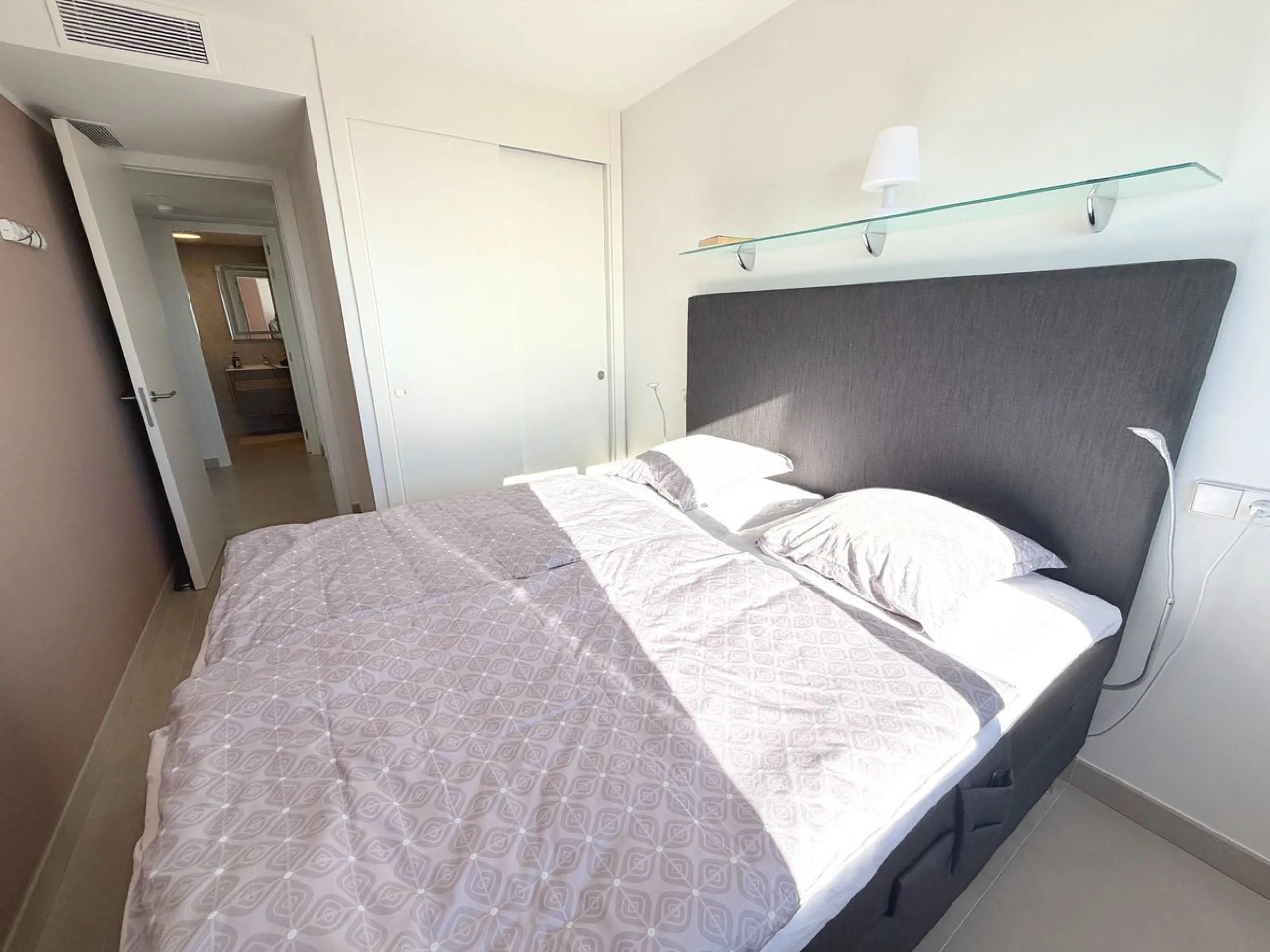 Modern Corner Apartment with Fantastic Panoramic Views in Torreblanca.