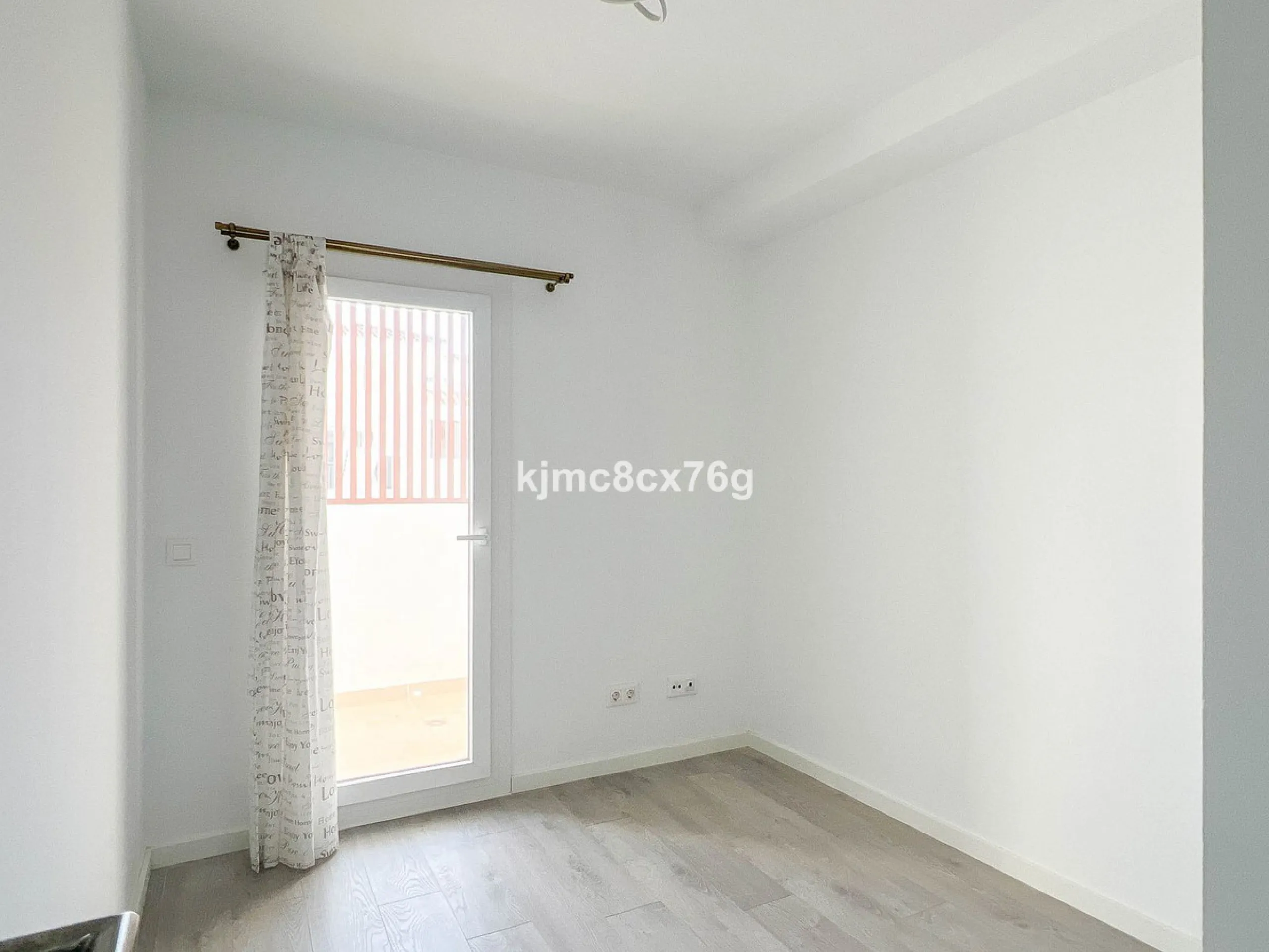 Apartment - Middle Floor Apartment в продаже в Fuengirola, Málaga. В доме 3 спален и 2 ванных комнат. Площадь дома 115 м²