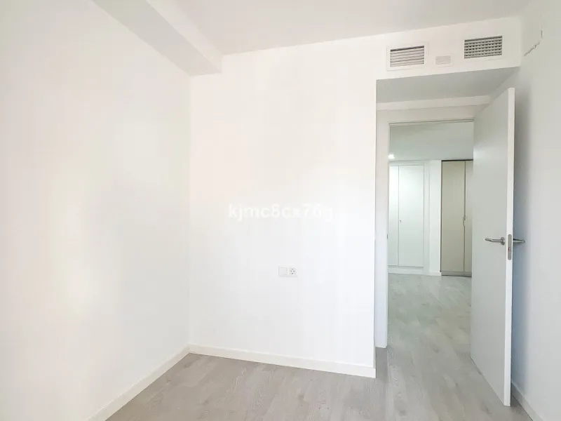 Apartment - Middle Floor Apartment в продаже в Fuengirola, Málaga. В доме 3 спален и 2 ванных комнат. Площадь дома 115 м²