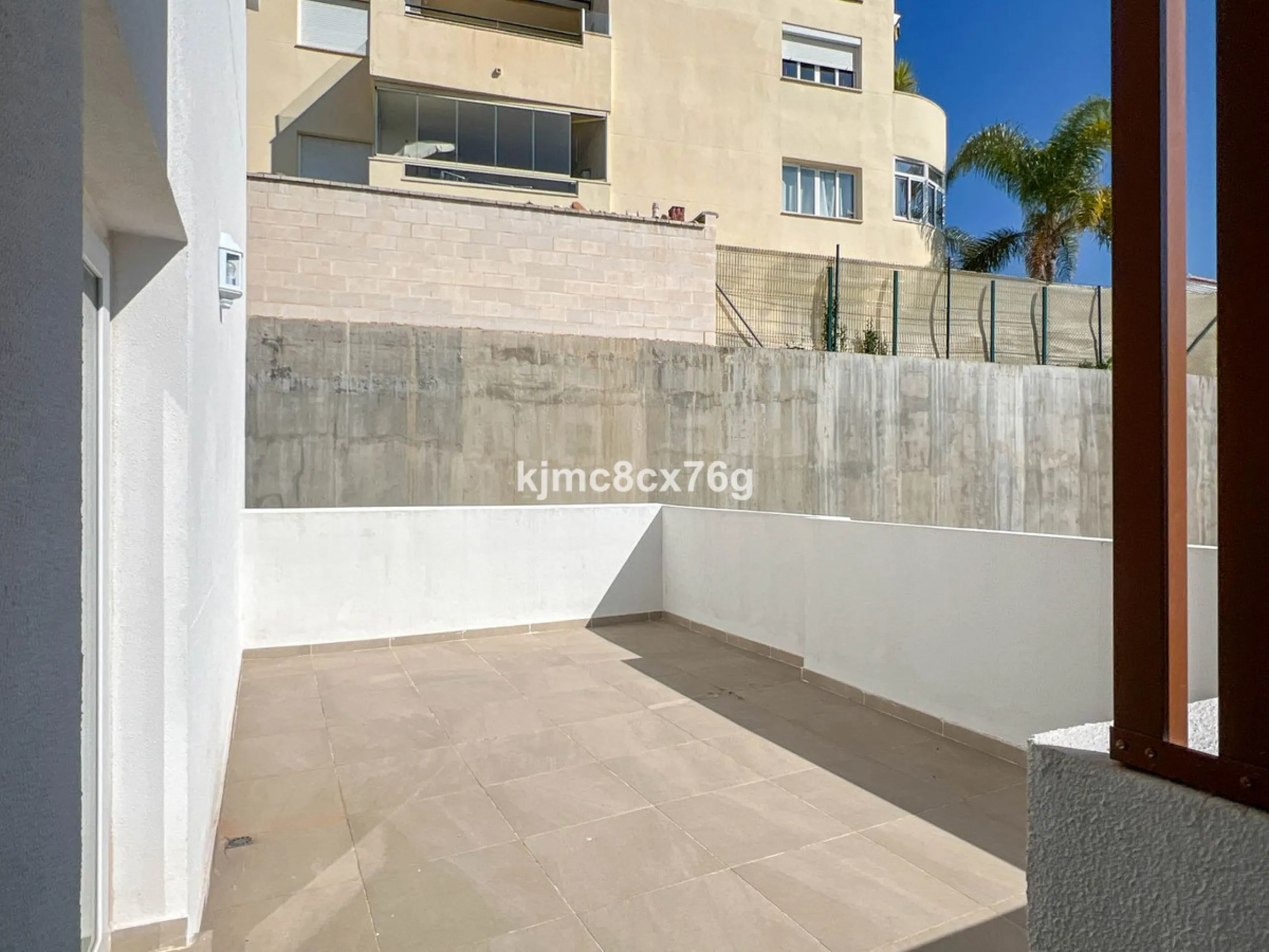 Apartment - Middle Floor Apartment в продаже в Fuengirola, Málaga. В доме 3 спален и 2 ванных комнат. Площадь дома 115 м²
