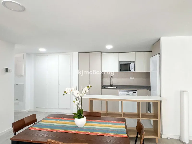 Apartment - Middle Floor Apartment в продаже в Fuengirola, Málaga. В доме 3 спален и 2 ванных комнат. Площадь дома 115 м²