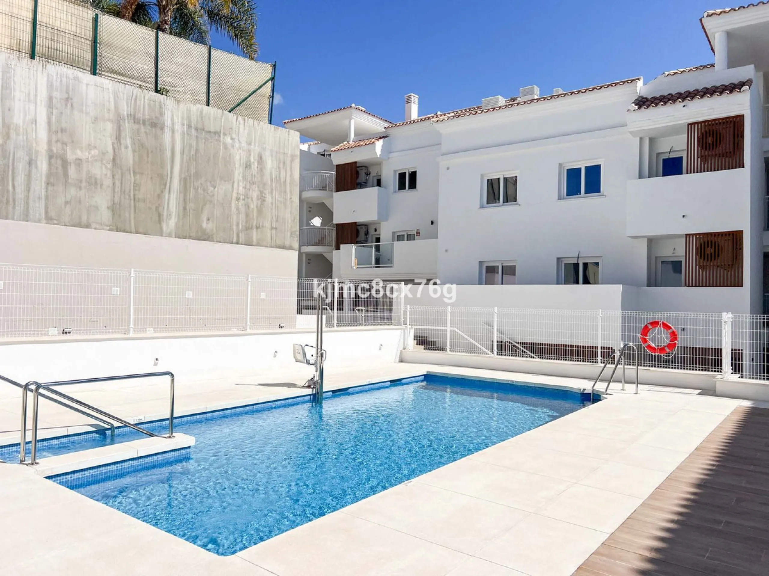 Apartment - Middle Floor Apartment в продаже в Fuengirola, Málaga. В доме 3 спален и 2 ванных комнат. Площадь дома 115 м²