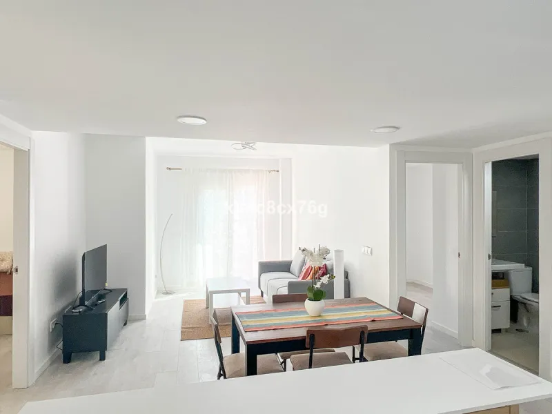 Apartment - Middle Floor Apartment в продаже в Fuengirola, Málaga. В доме 3 спален и 2 ванных комнат. Площадь дома 115 м²