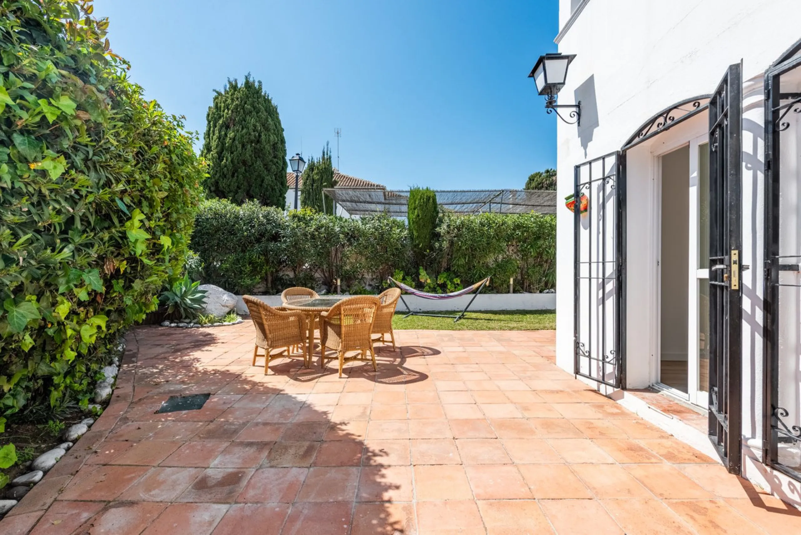 Beautifully Renovated Ground Floor Apartment with a 65m2 Private Garden in Benamara