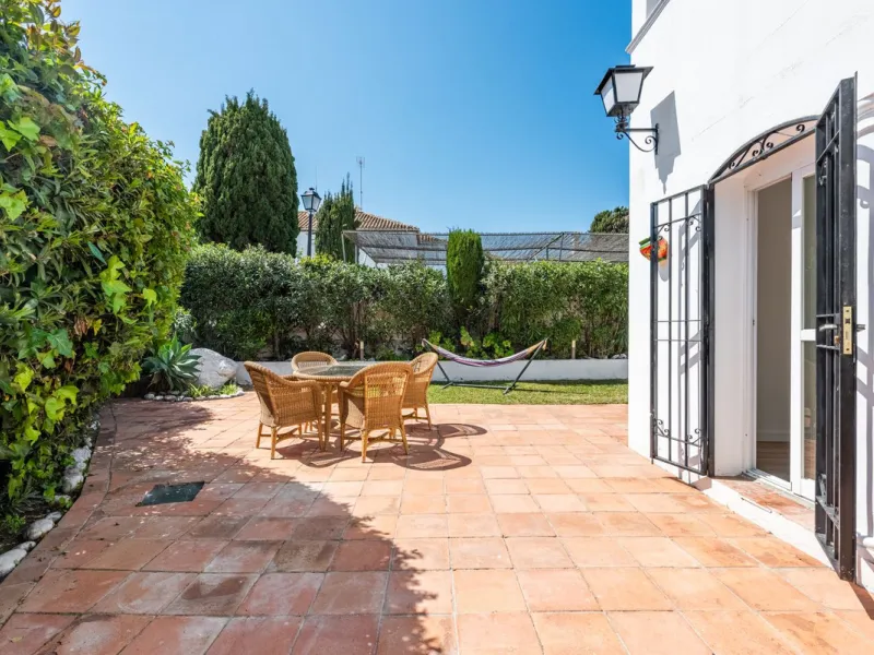 Beautifully Renovated Ground Floor Apartment with a 65m2 Private Garden in Benamara