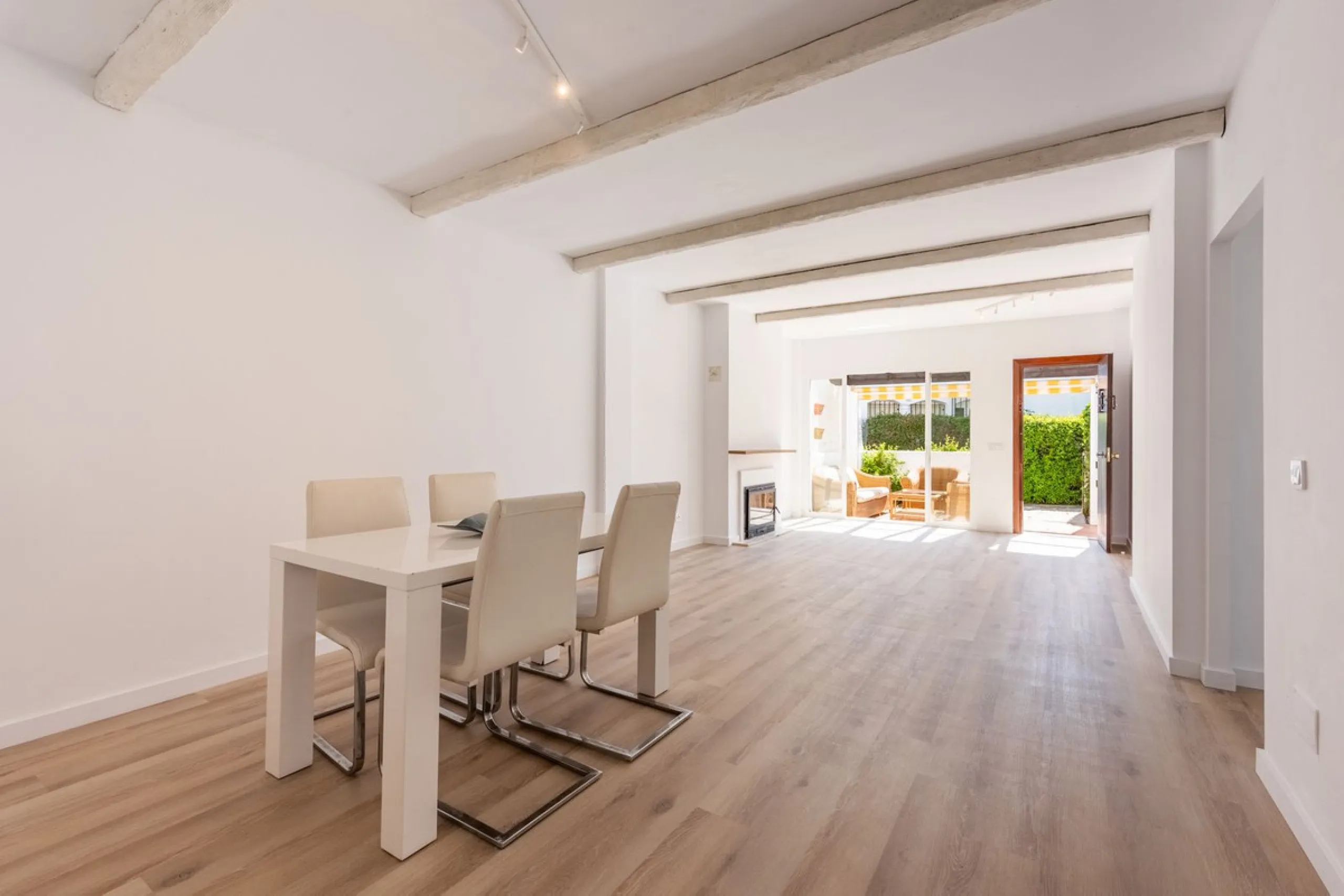 Beautifully Renovated Ground Floor Apartment with a 65m2 Private Garden in Benamara