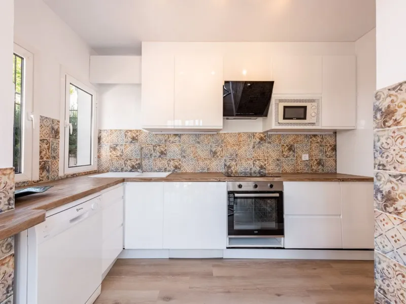 Beautifully Renovated Ground Floor Apartment with a 65m2 Private Garden in Benamara