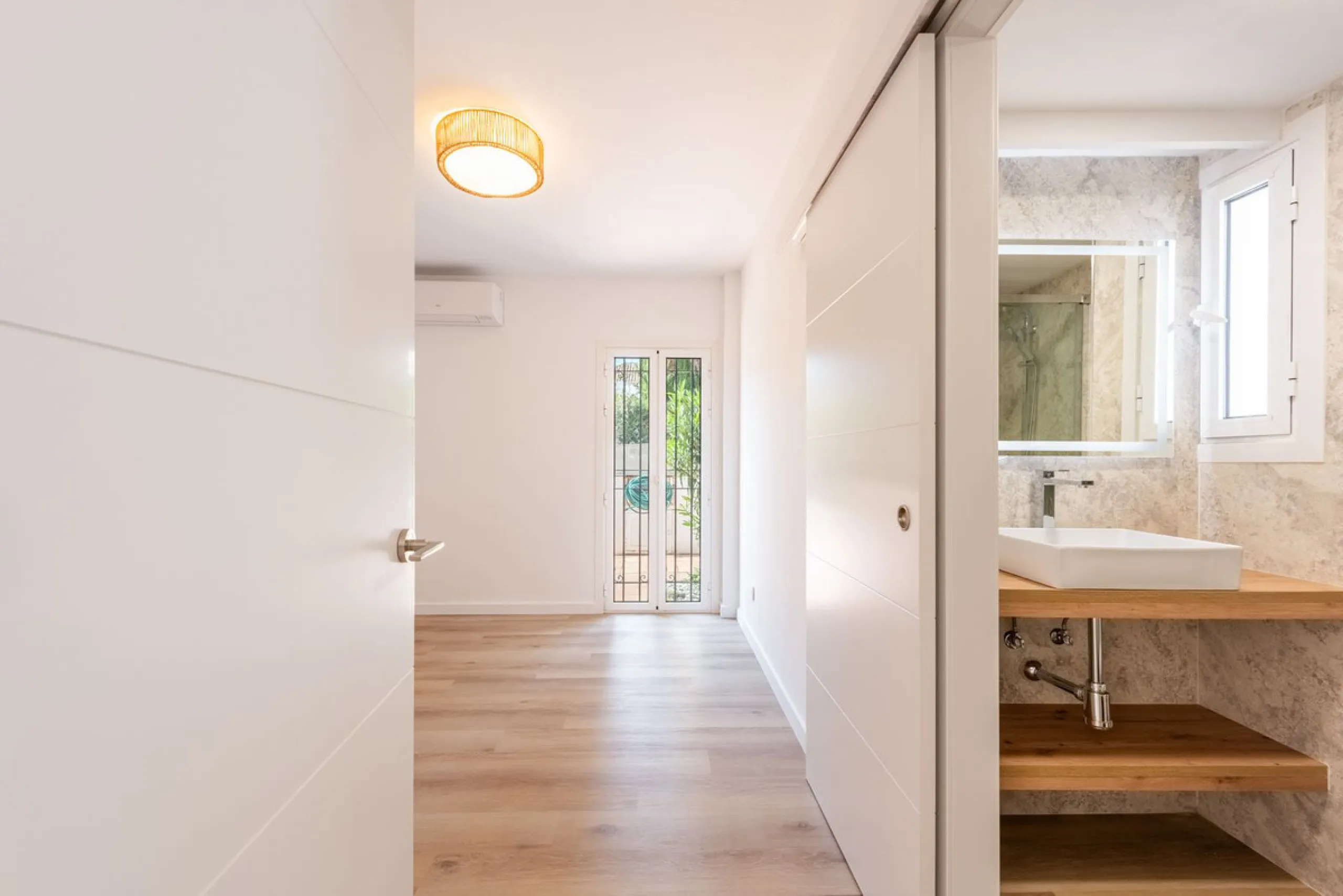 Beautifully Renovated Ground Floor Apartment with a 65m2 Private Garden in Benamara
