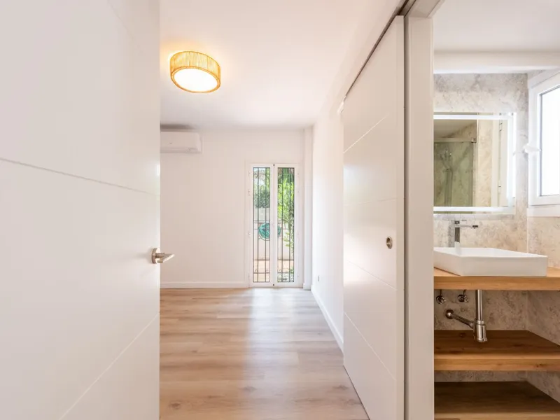 Beautifully Renovated Ground Floor Apartment with a 65m2 Private Garden in Benamara