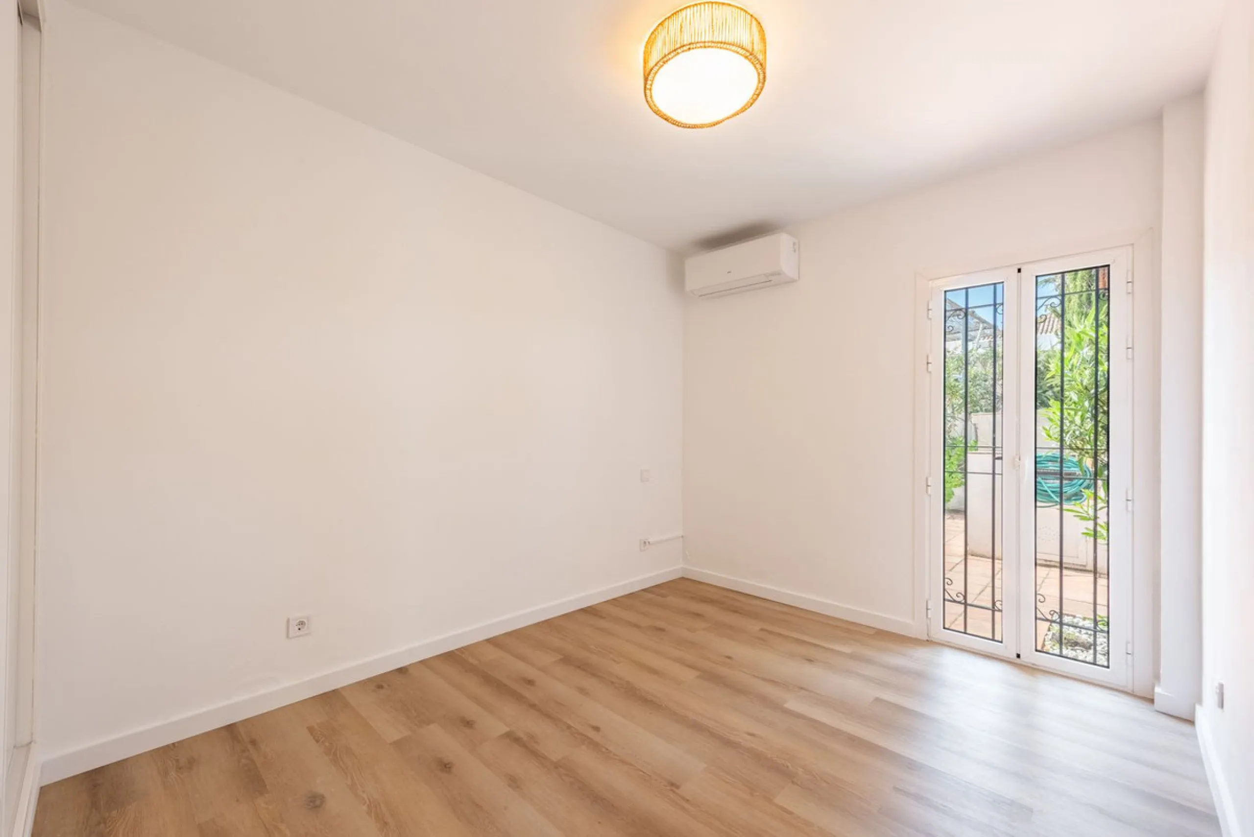 Beautifully Renovated Ground Floor Apartment with a 65m2 Private Garden in Benamara
