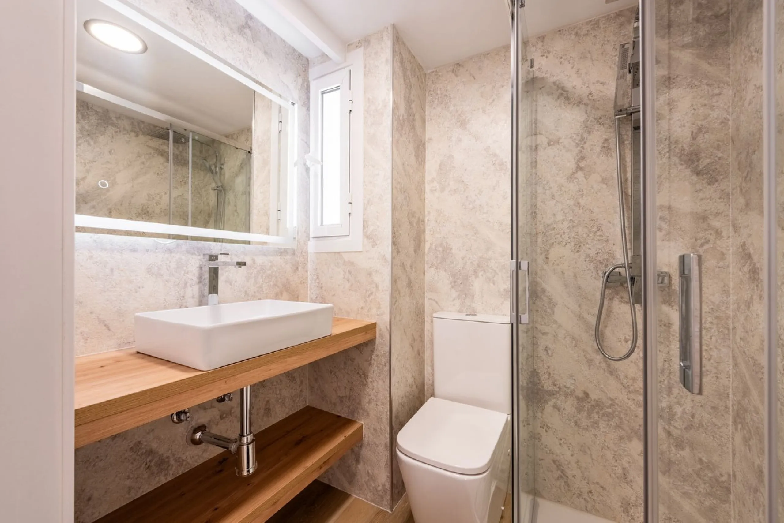 Beautifully Renovated Ground Floor Apartment with a 65m2 Private Garden in Benamara