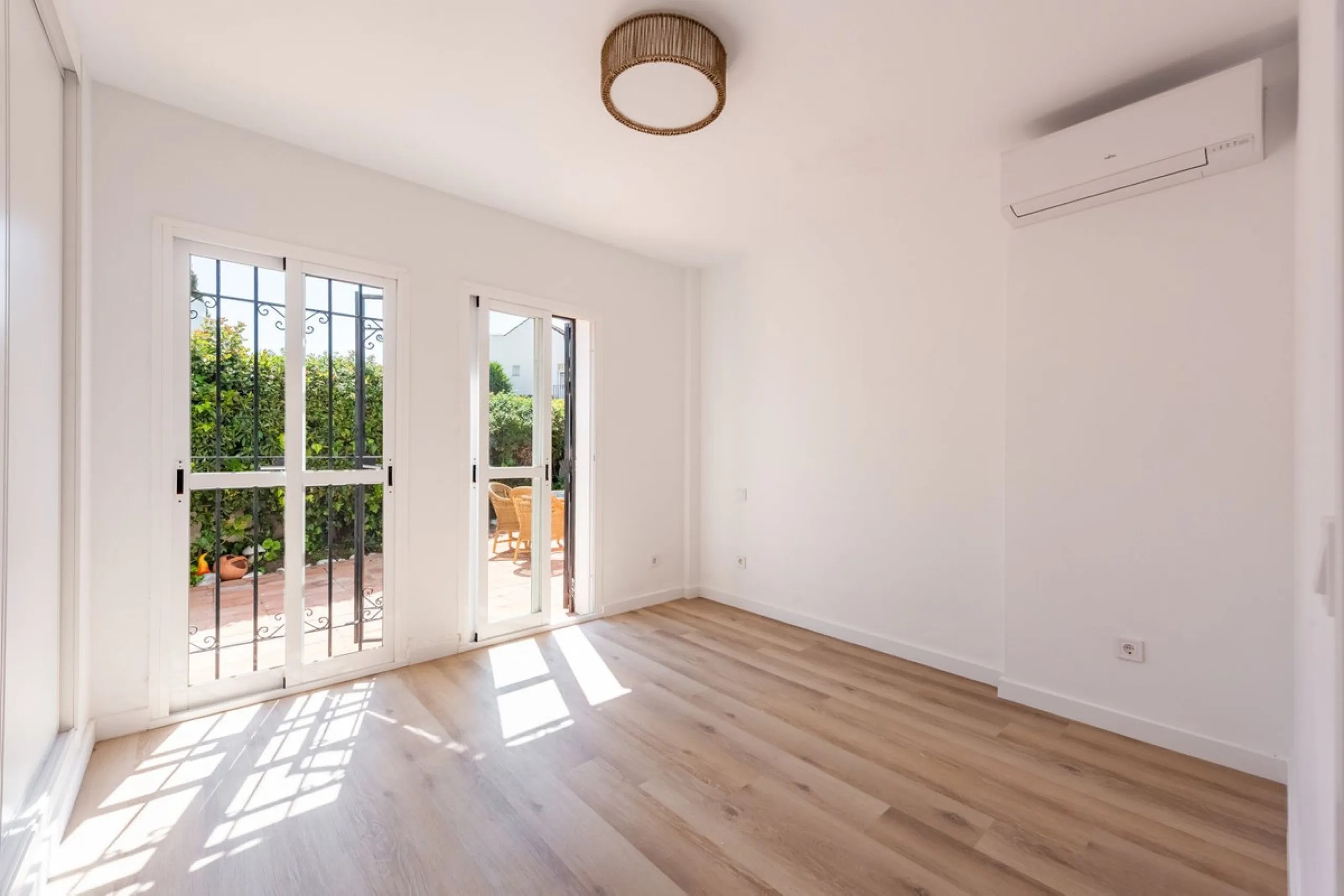 Beautifully Renovated Ground Floor Apartment with a 65m2 Private Garden in Benamara
