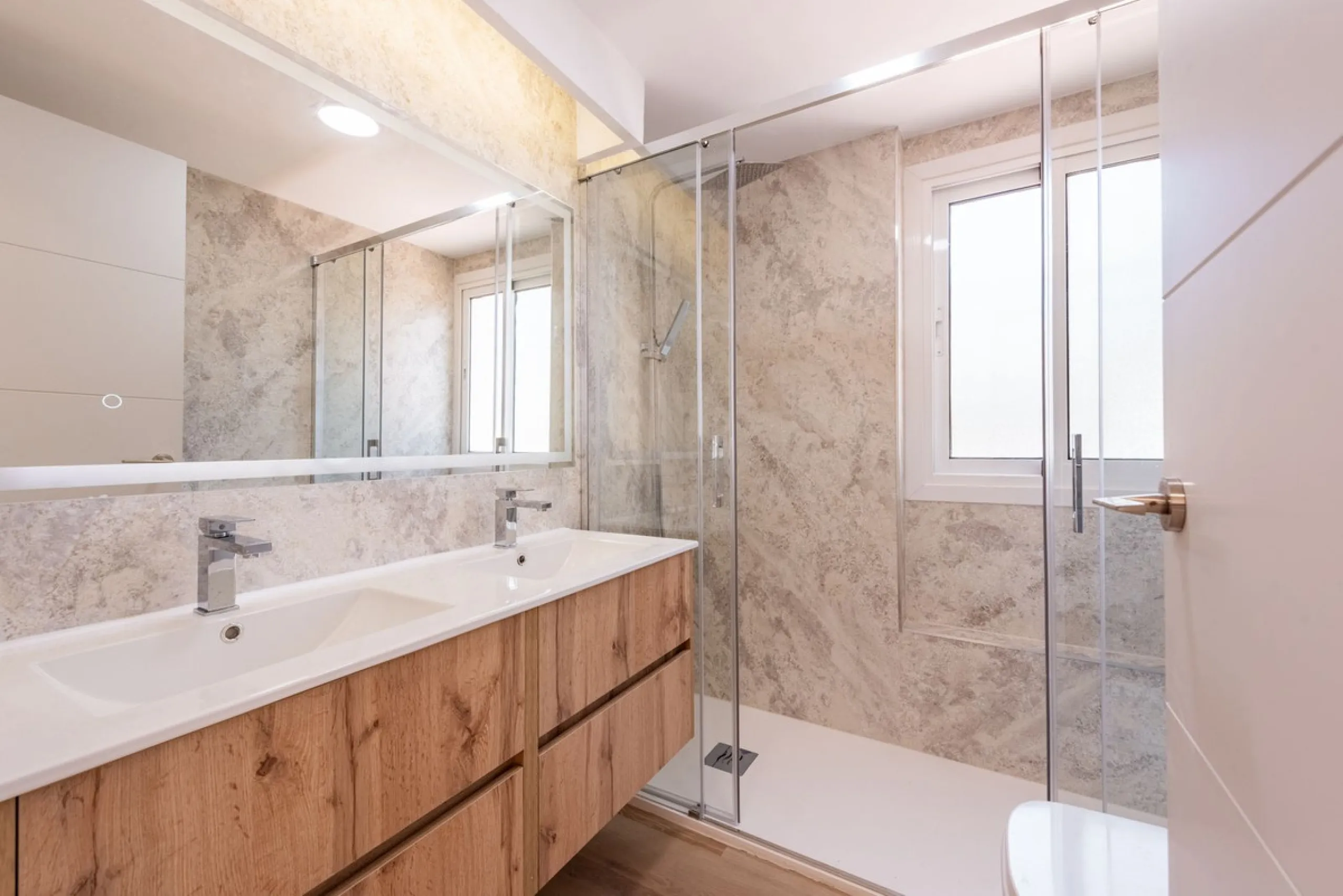 Beautifully Renovated Ground Floor Apartment with a 65m2 Private Garden in Benamara