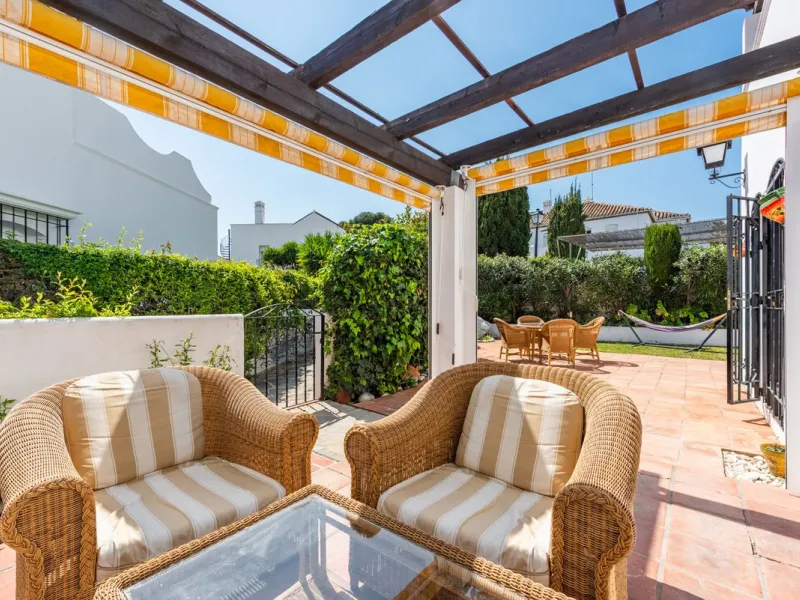 Beautifully Renovated Ground Floor Apartment with a 65m2 Private Garden in Benamara