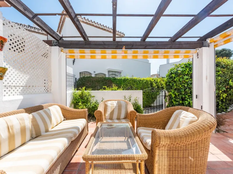 Beautifully Renovated Ground Floor Apartment with a 65m2 Private Garden in Benamara