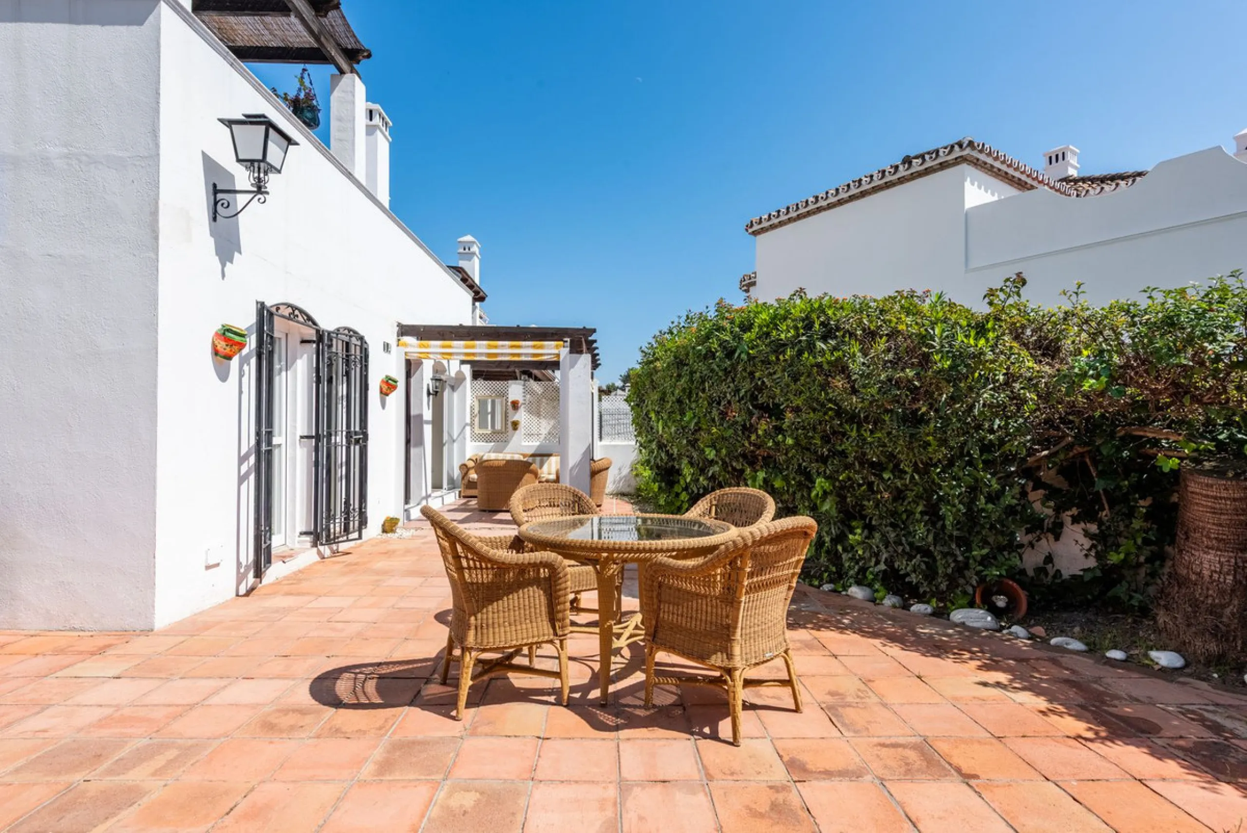 Beautifully Renovated Ground Floor Apartment with a 65m2 Private Garden in Benamara