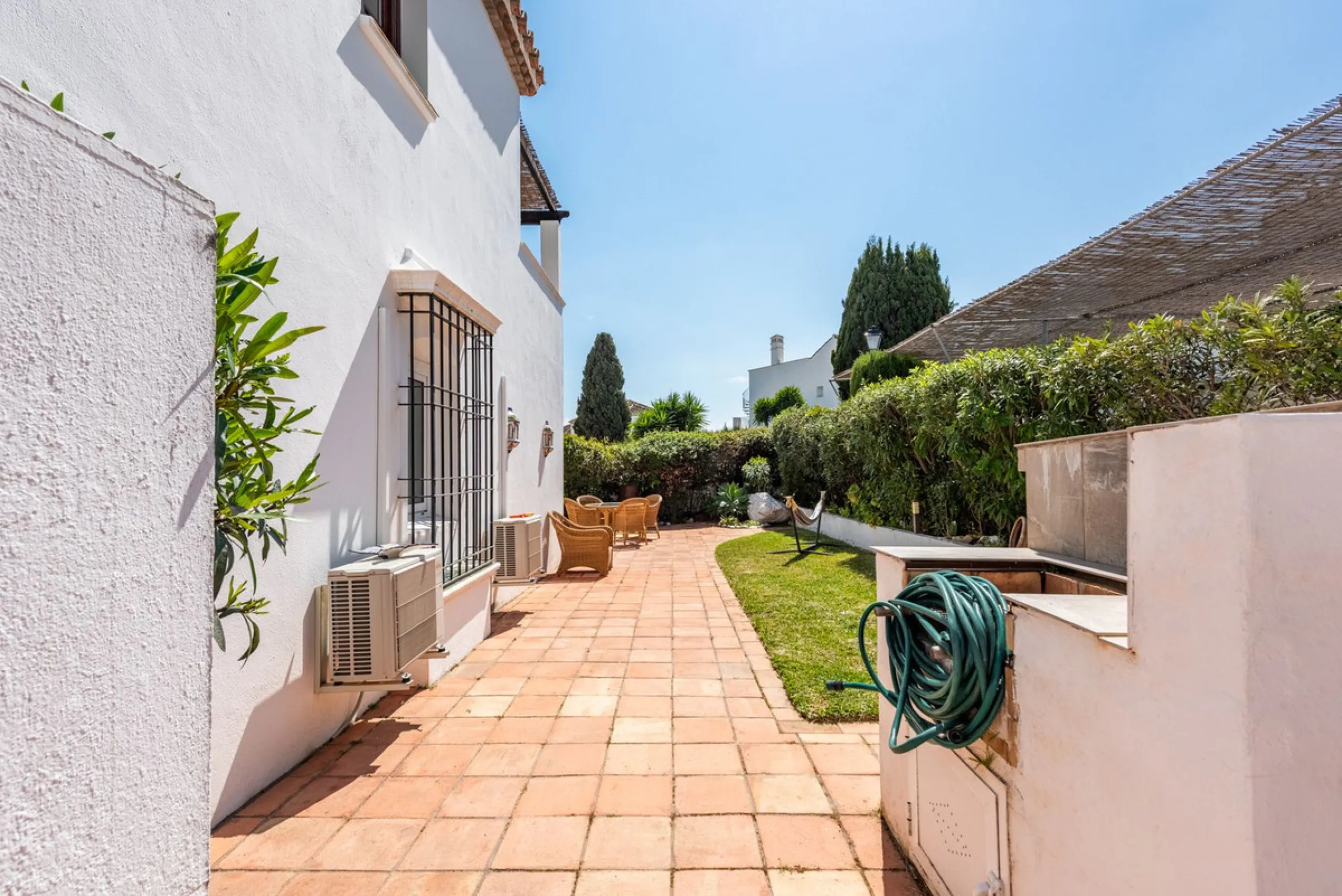 Beautifully Renovated Ground Floor Apartment with a 65m2 Private Garden in Benamara