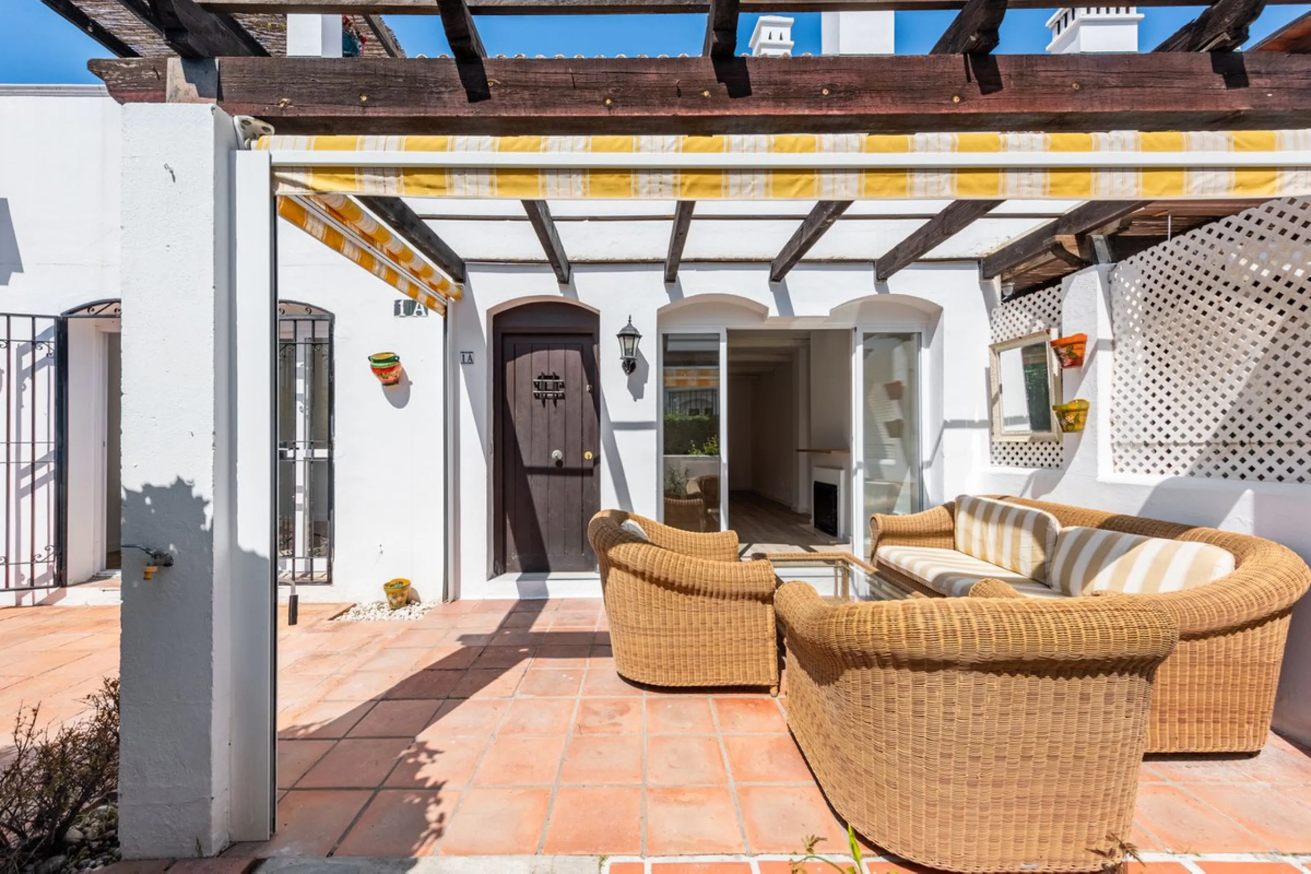 Beautifully Renovated Ground Floor Apartment with a 65m2 Private Garden in Benamara