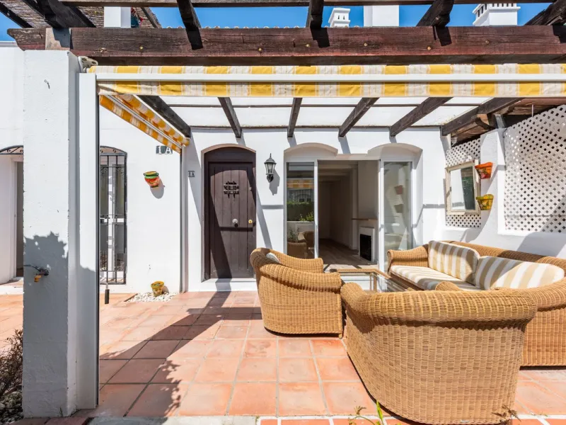 Beautifully Renovated Ground Floor Apartment with a 65m2 Private Garden in Benamara
