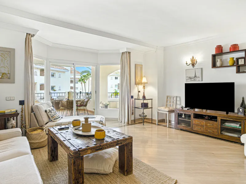 Beautiful south-facing, two-bedroom apartment located in the prestigious Hacienda Playa, Elviria. Designed for comfortable coastal living and filled with natural light, the property features two large bedrooms, two bathrooms and a fully equipped kitchen, 