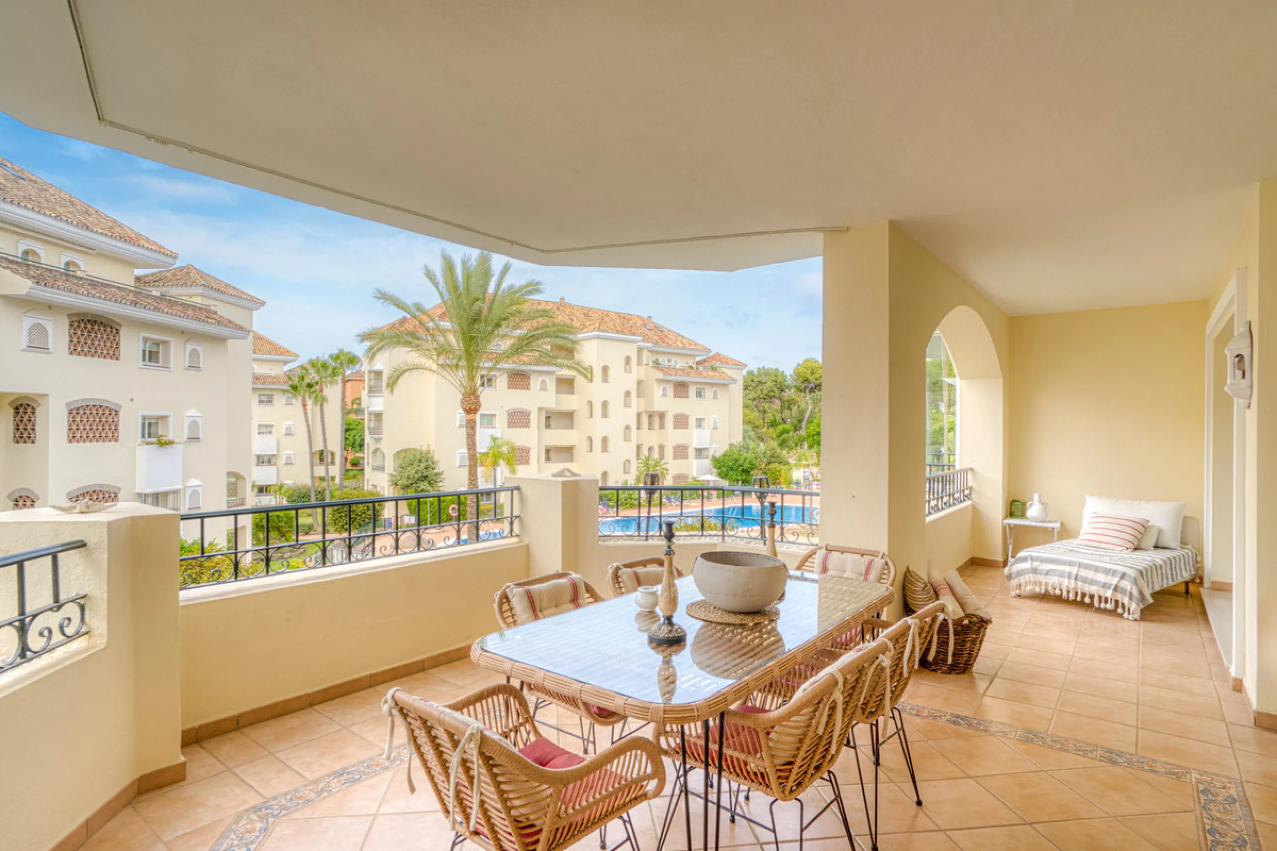 Beautiful south-facing, two-bedroom apartment located in the prestigious Hacienda Playa, Elviria. Designed for comfortable coastal living and filled with natural light, the property features two large bedrooms, two bathrooms and a fully equipped kitchen, 