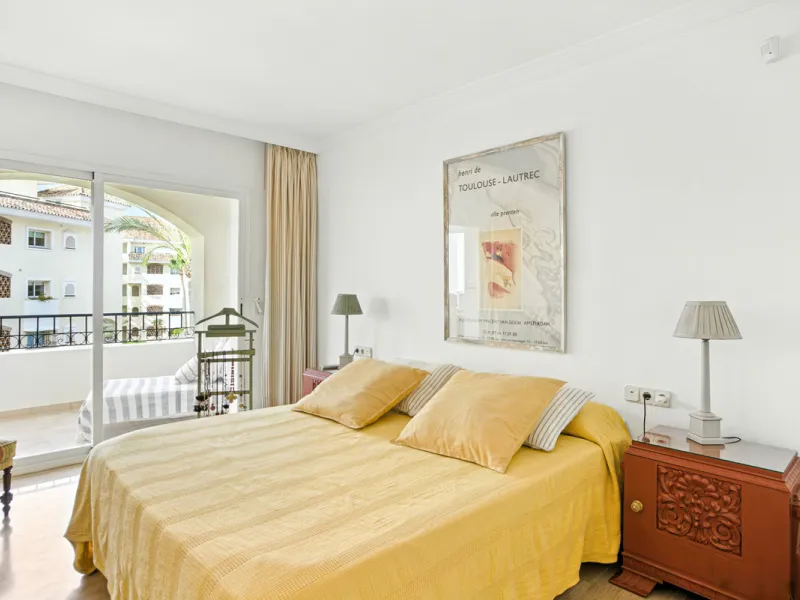 Beautiful south-facing, two-bedroom apartment located in the prestigious Hacienda Playa, Elviria. Designed for comfortable coastal living and filled with natural light, the property features two large bedrooms, two bathrooms and a fully equipped kitchen, 