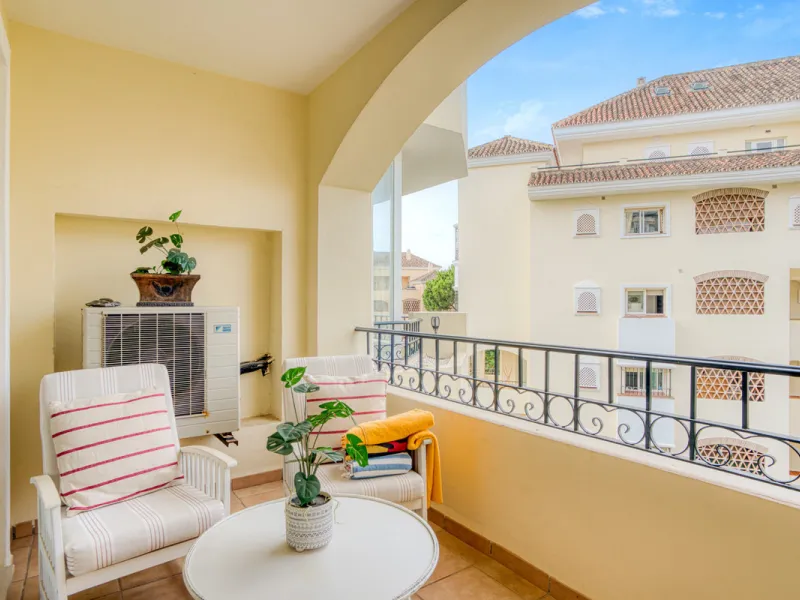 Beautiful south-facing, two-bedroom apartment located in the prestigious Hacienda Playa, Elviria. Designed for comfortable coastal living and filled with natural light, the property features two large bedrooms, two bathrooms and a fully equipped kitchen, 