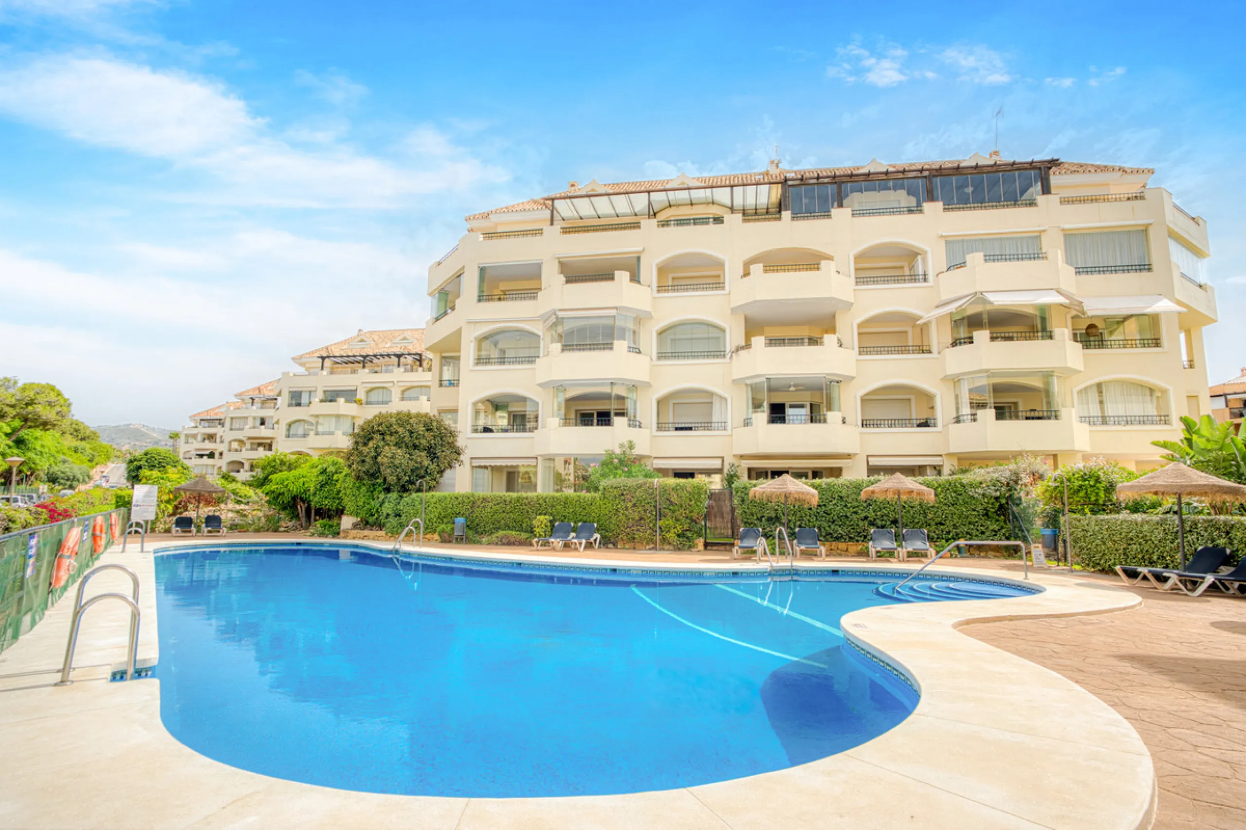 Beautiful south-facing, two-bedroom apartment located in the prestigious Hacienda Playa, Elviria. Designed for comfortable coastal living and filled with natural light, the property features two large bedrooms, two bathrooms and a fully equipped kitchen, 