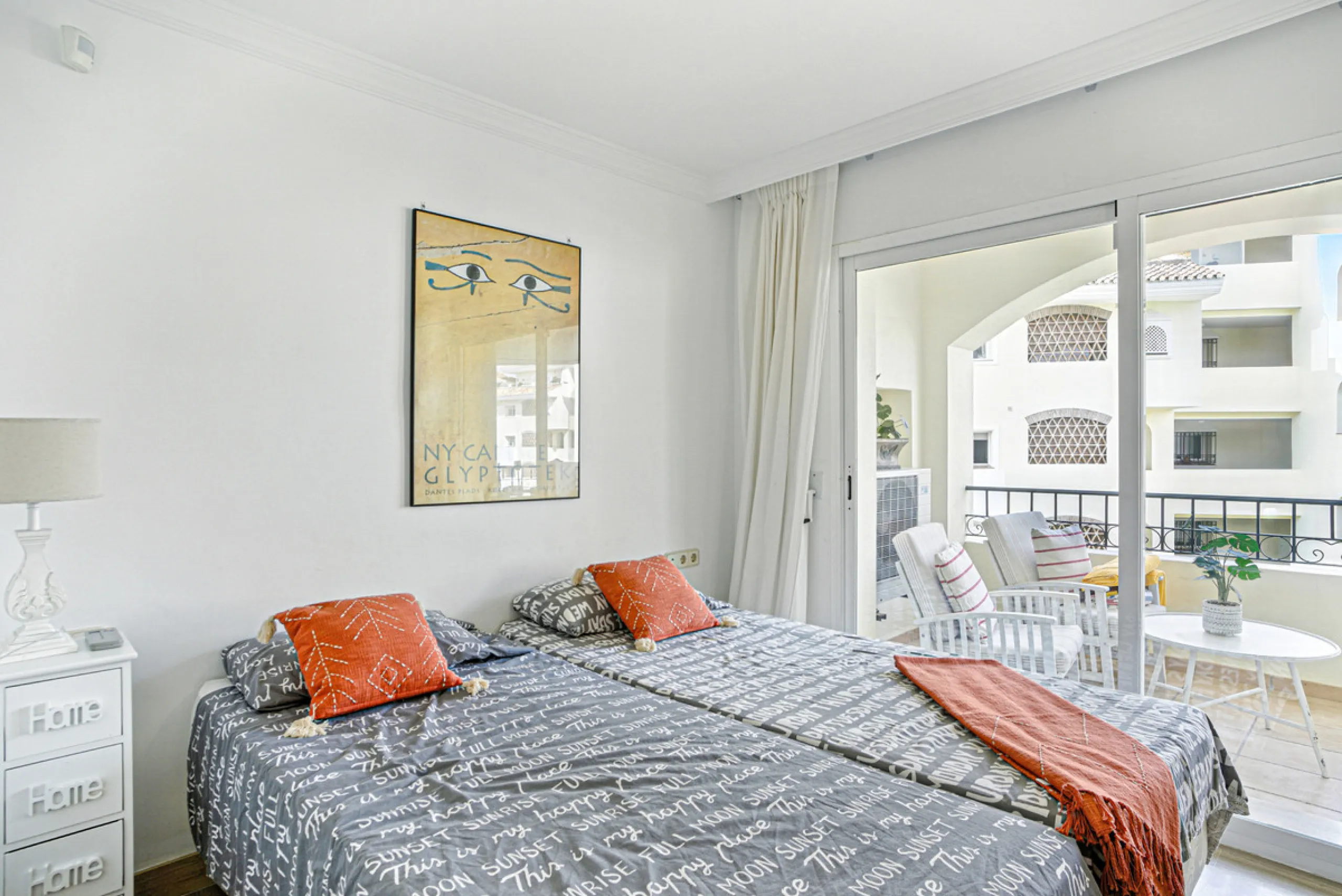Beautiful south-facing, two-bedroom apartment located in the prestigious Hacienda Playa, Elviria. Designed for comfortable coastal living and filled with natural light, the property features two large bedrooms, two bathrooms and a fully equipped kitchen, 