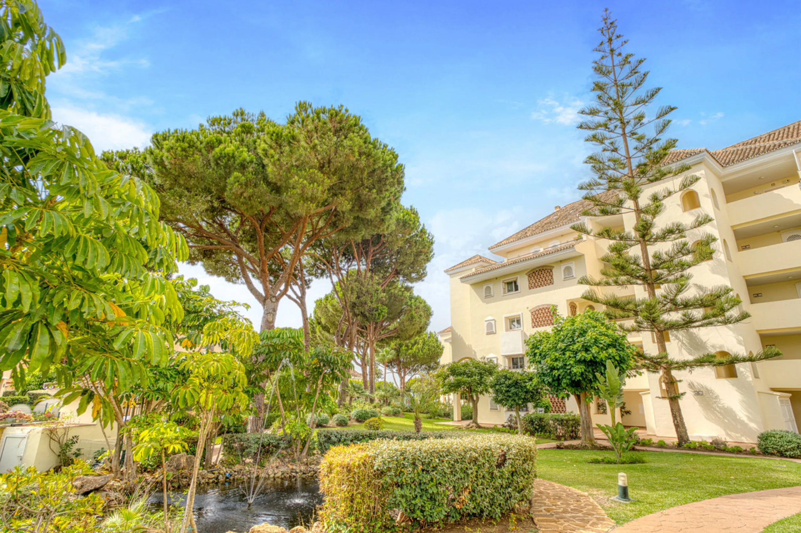 Beautiful south-facing, two-bedroom apartment located in the prestigious Hacienda Playa, Elviria. Designed for comfortable coastal living and filled with natural light, the property features two large bedrooms, two bathrooms and a fully equipped kitchen, 