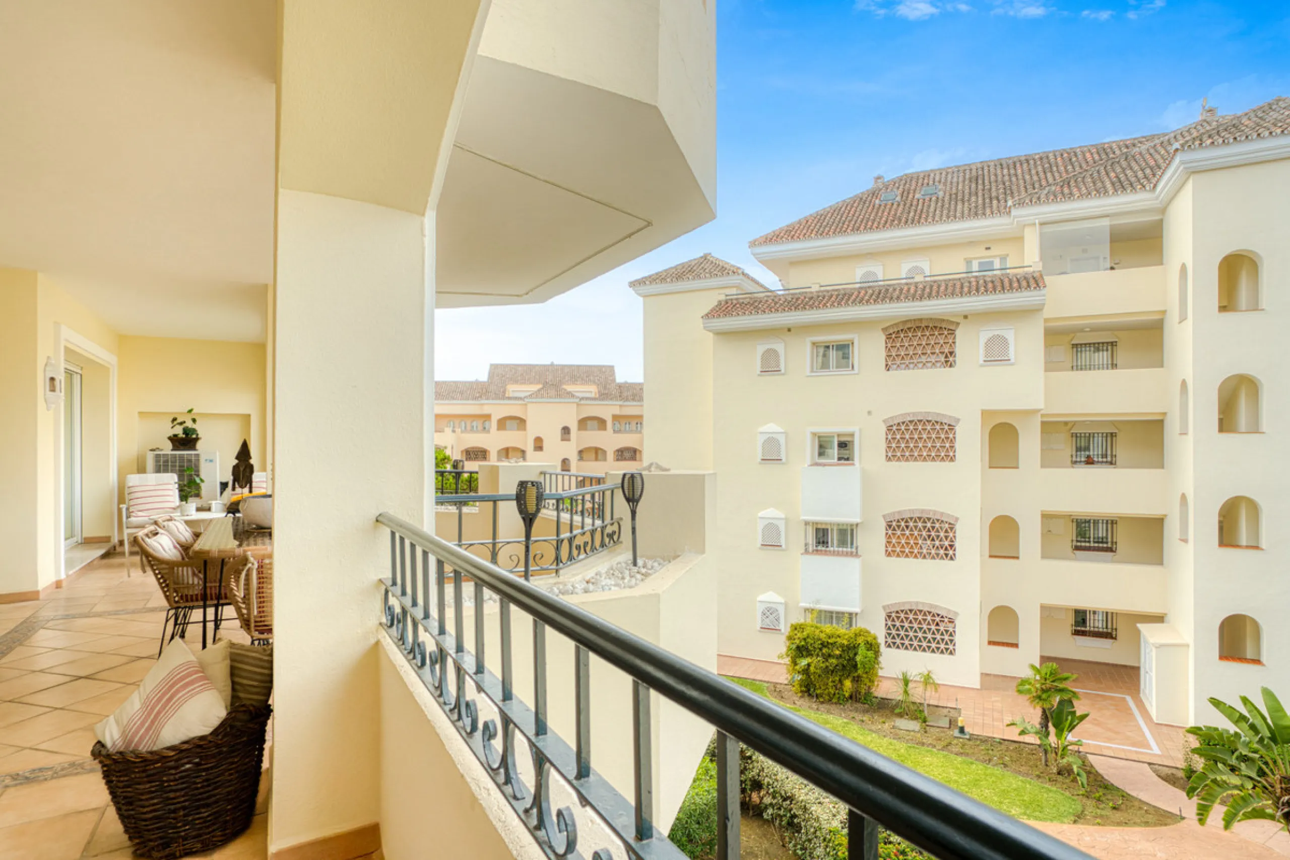 Beautiful south-facing, two-bedroom apartment located in the prestigious Hacienda Playa, Elviria. Designed for comfortable coastal living and filled with natural light, the property features two large bedrooms, two bathrooms and a fully equipped kitchen, 