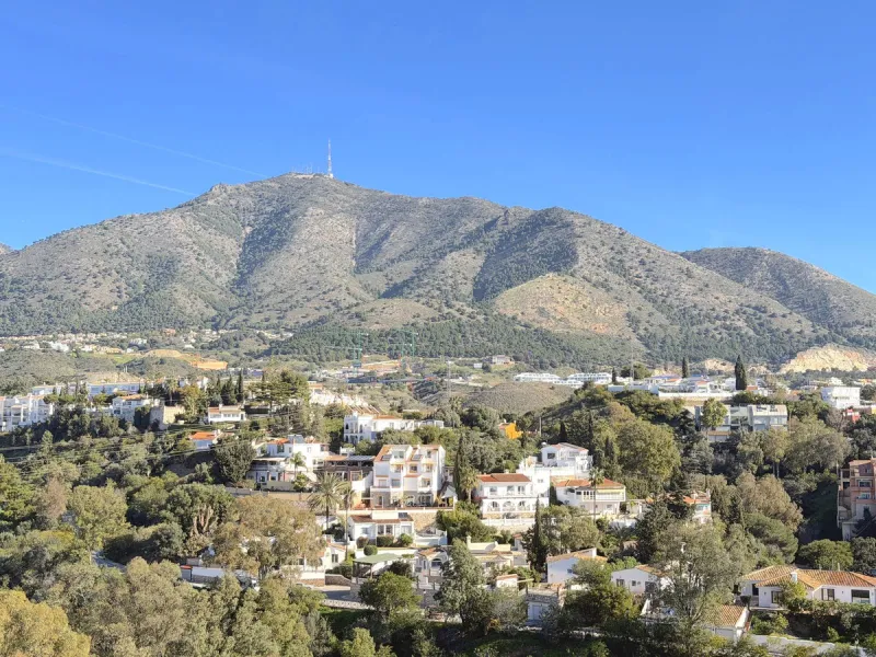 Modern Corner Apartment with Fantastic Panoramic Views in Torreblanca.