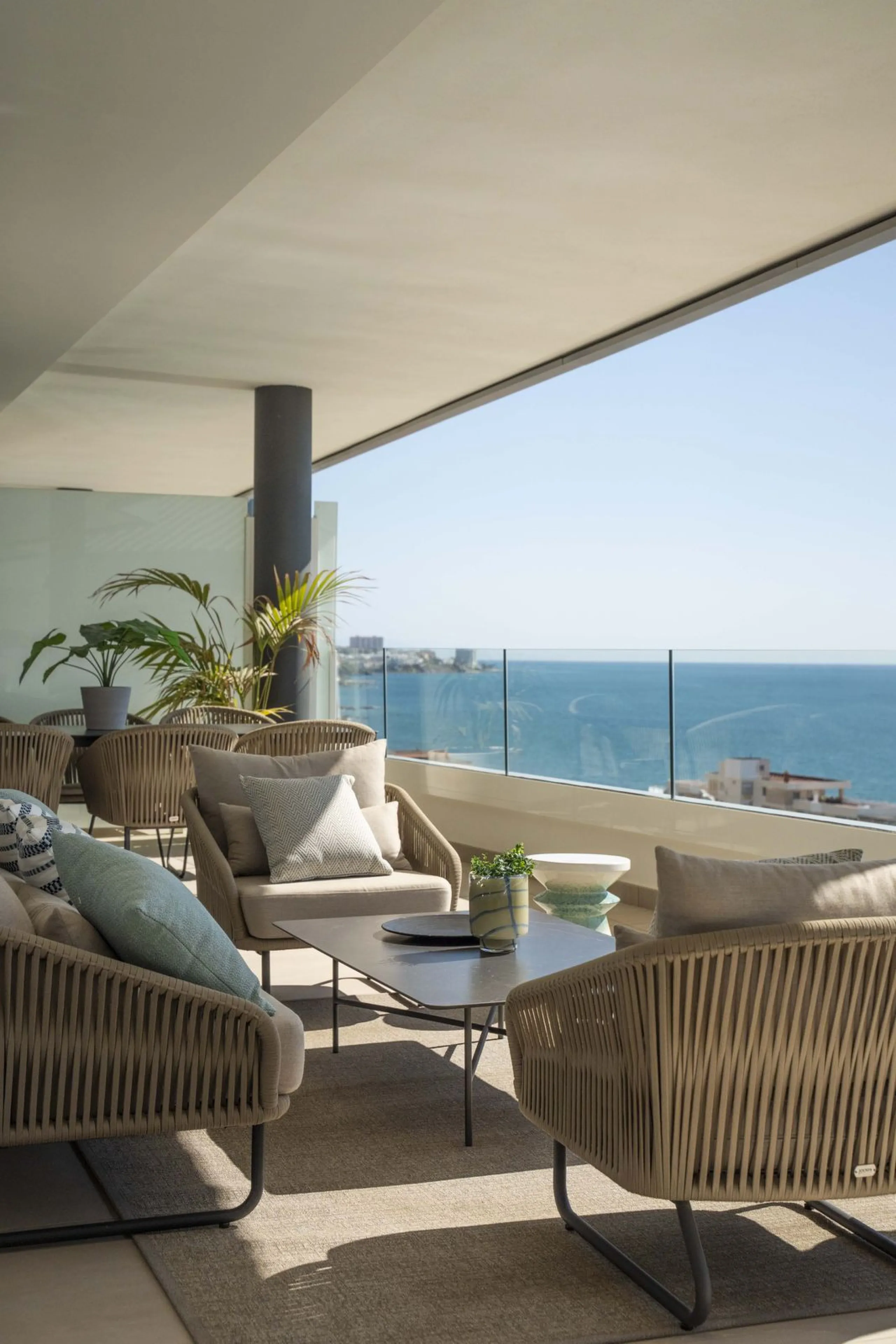 Apartment - Middle Floor Apartment в продаже в Fuengirola, Málaga. В доме 4 спален и 4 ванных комнат. Площадь дома 140 м²