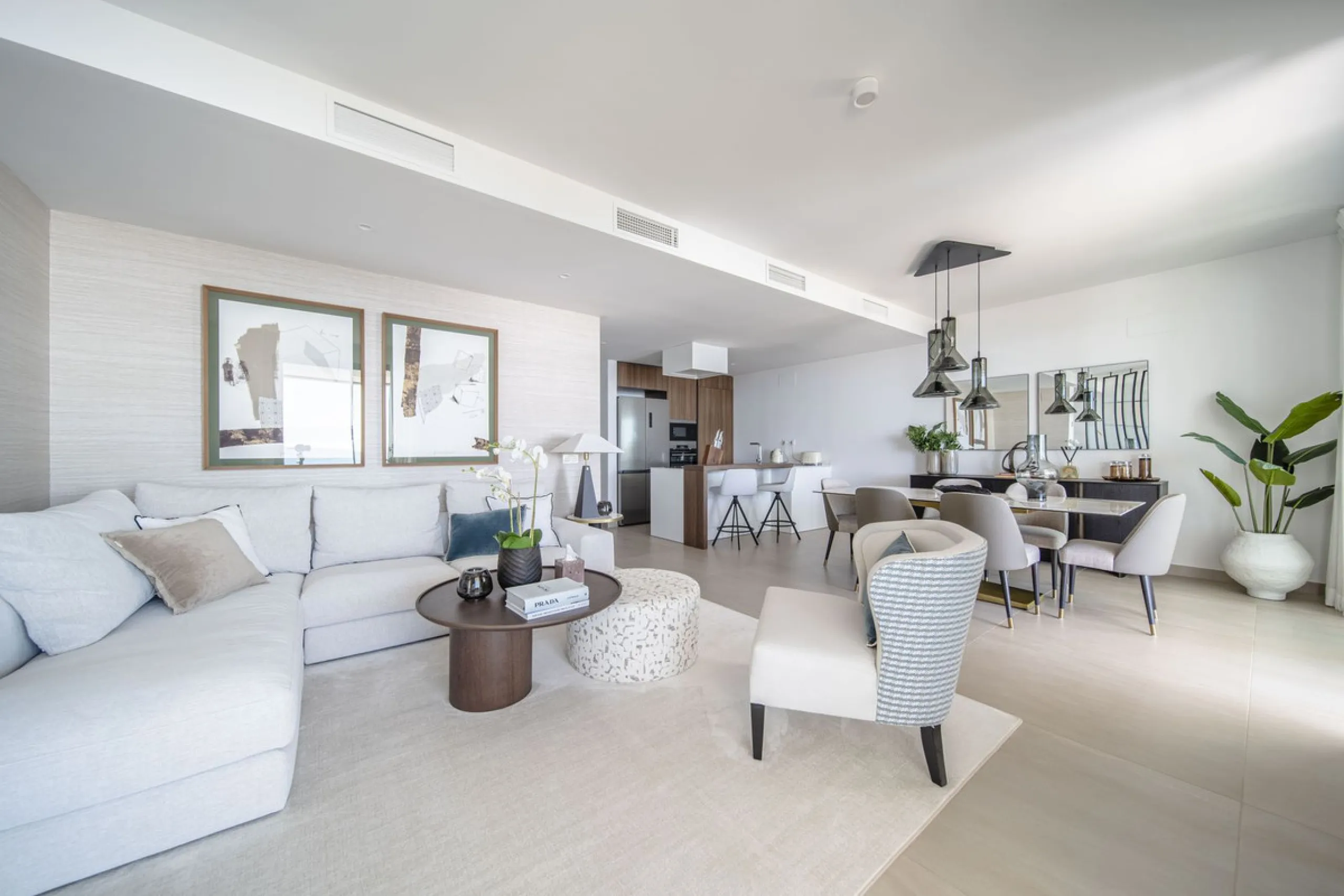 Apartment - Middle Floor Apartment в продаже в Fuengirola, Málaga. В доме 4 спален и 4 ванных комнат. Площадь дома 140 м²