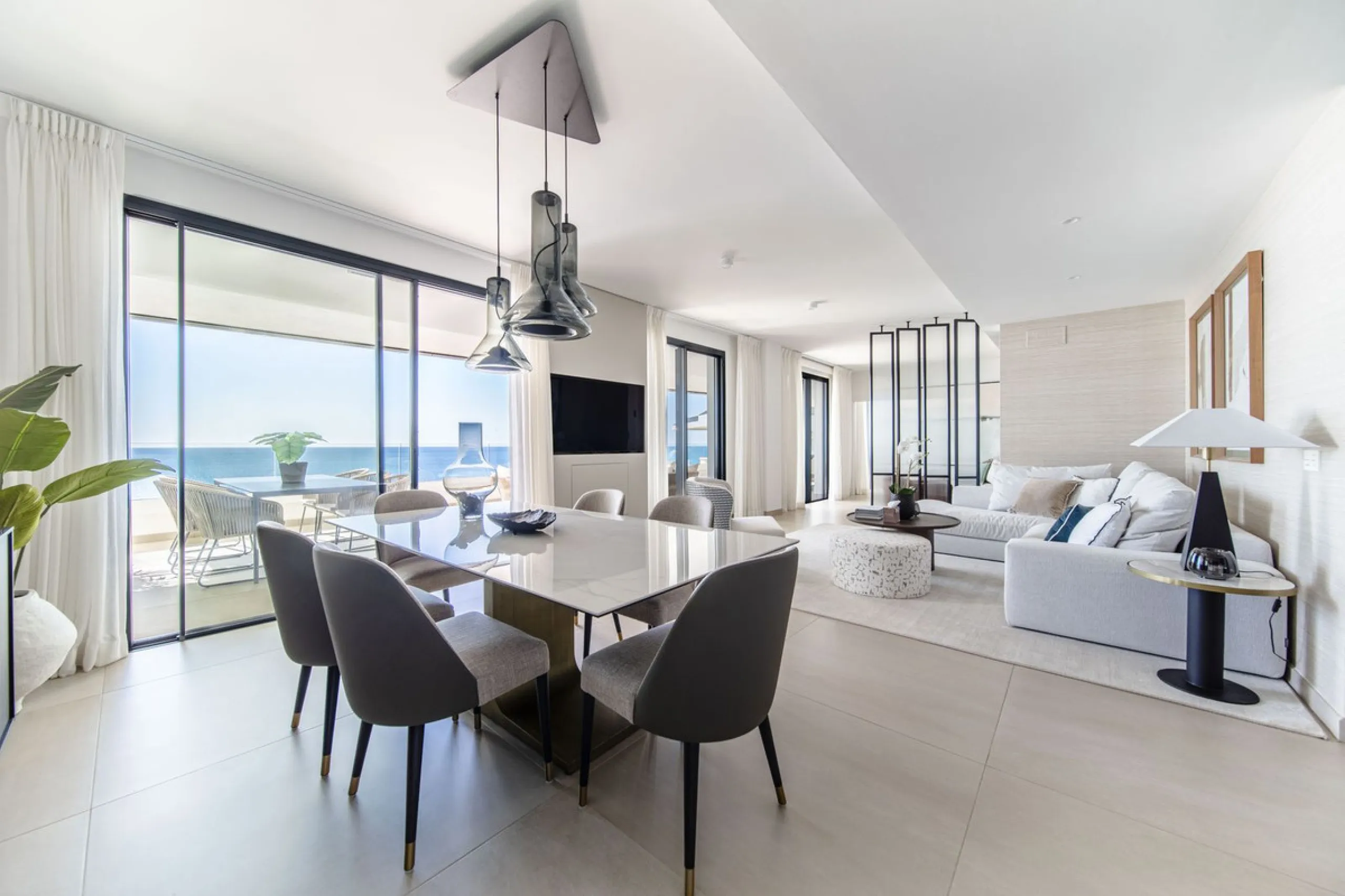 Apartment - Middle Floor Apartment в продаже в Fuengirola, Málaga. В доме 4 спален и 4 ванных комнат. Площадь дома 140 м²