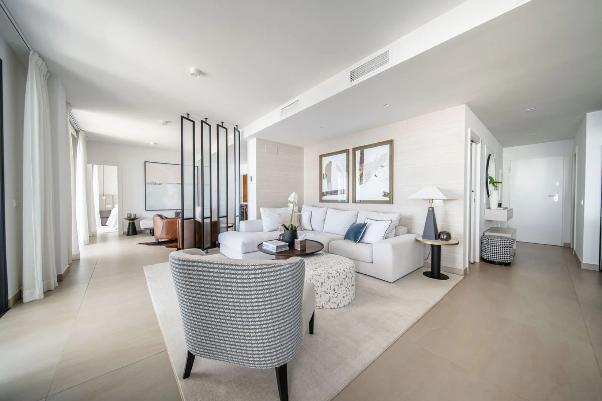 Apartment - Middle Floor Apartment в продаже в Fuengirola, Málaga. В доме 4 спален и 4 ванных комнат. Площадь дома 140 м²