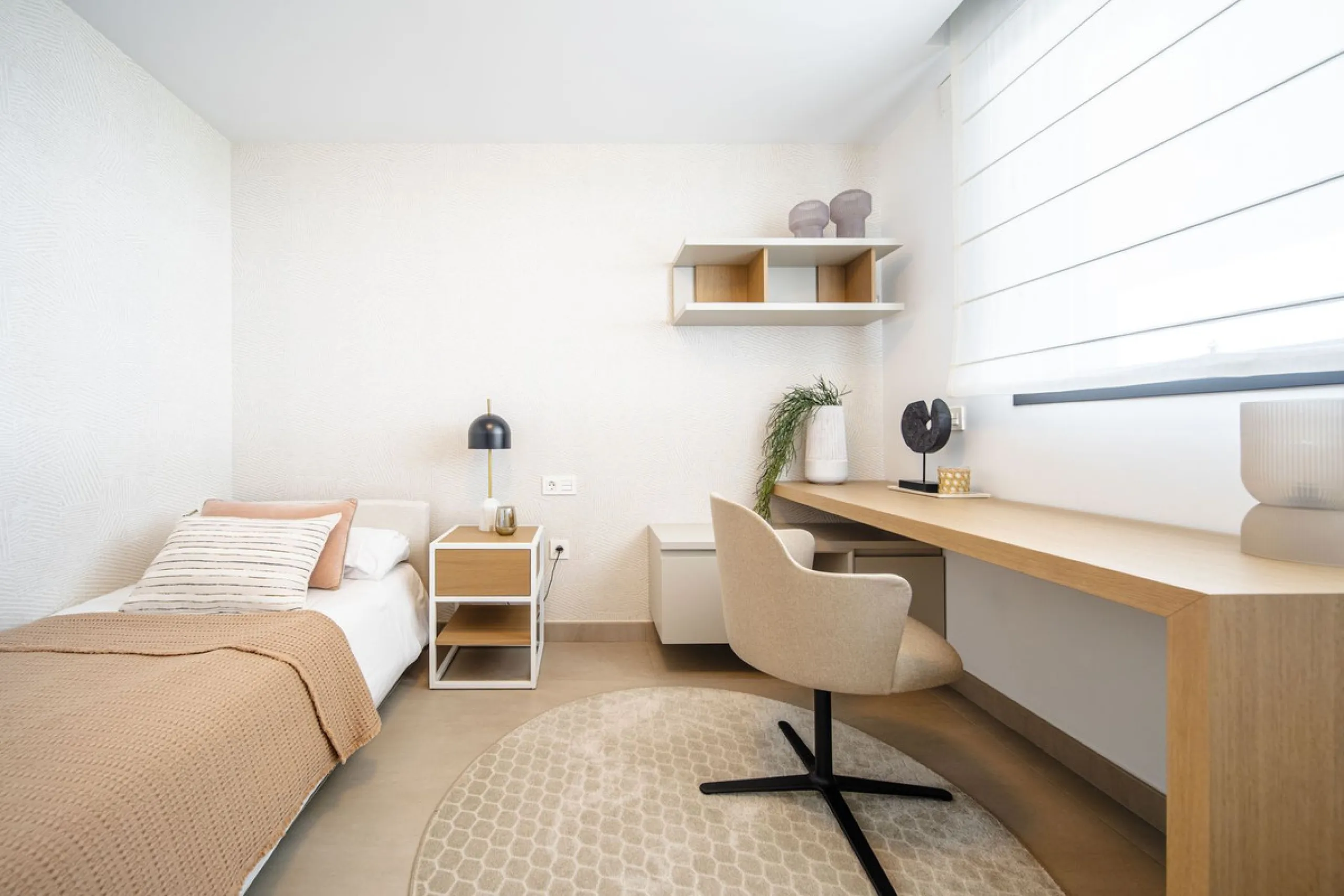 Apartment - Middle Floor Apartment в продаже в Fuengirola, Málaga. В доме 4 спален и 4 ванных комнат. Площадь дома 140 м²