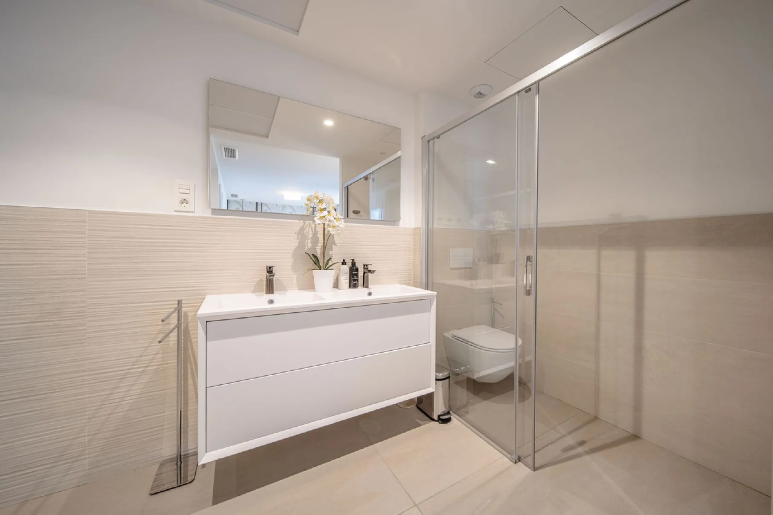 Apartment - Middle Floor Apartment в продаже в Fuengirola, Málaga. В доме 4 спален и 4 ванных комнат. Площадь дома 140 м²
